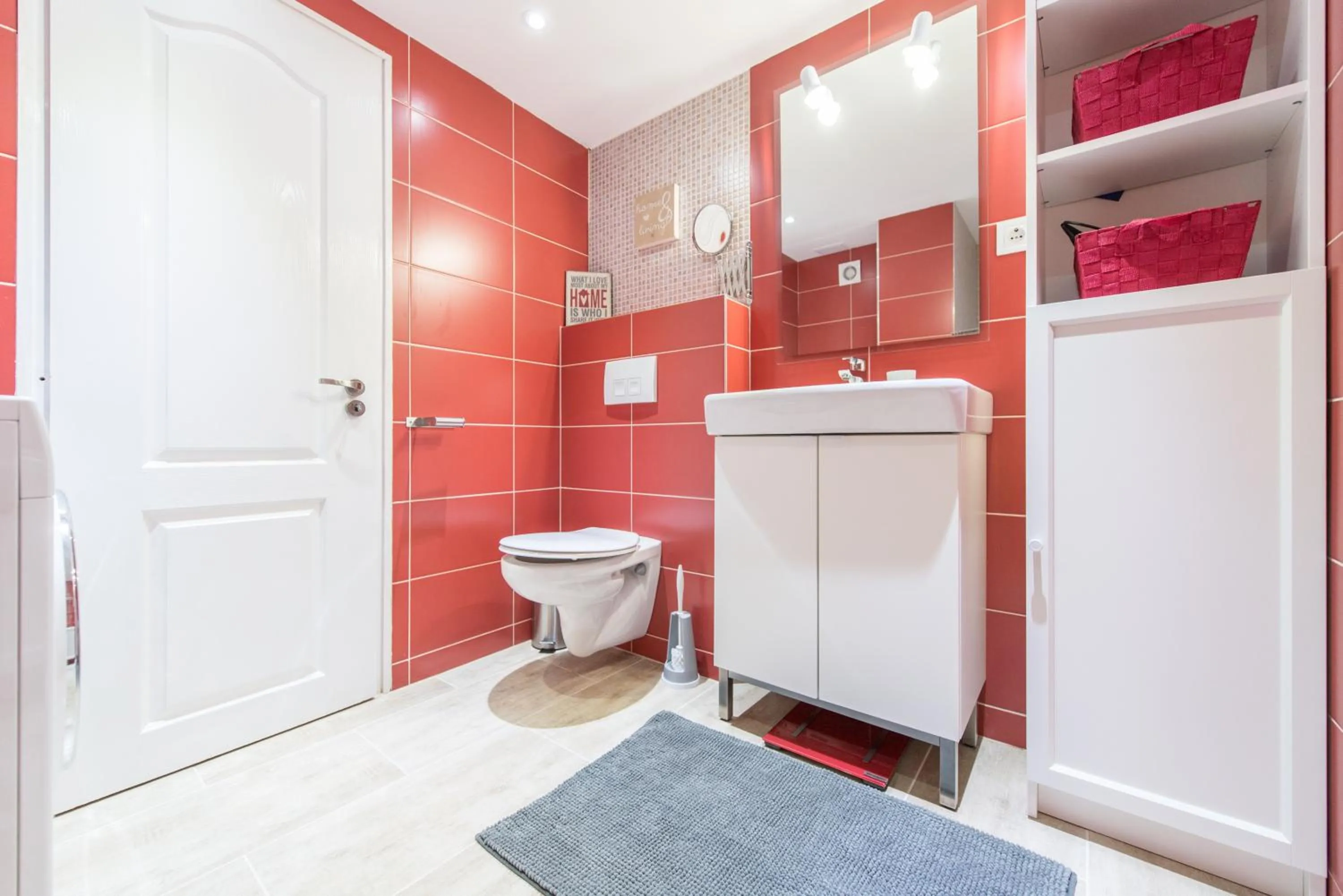 Bathroom in happy home FOX