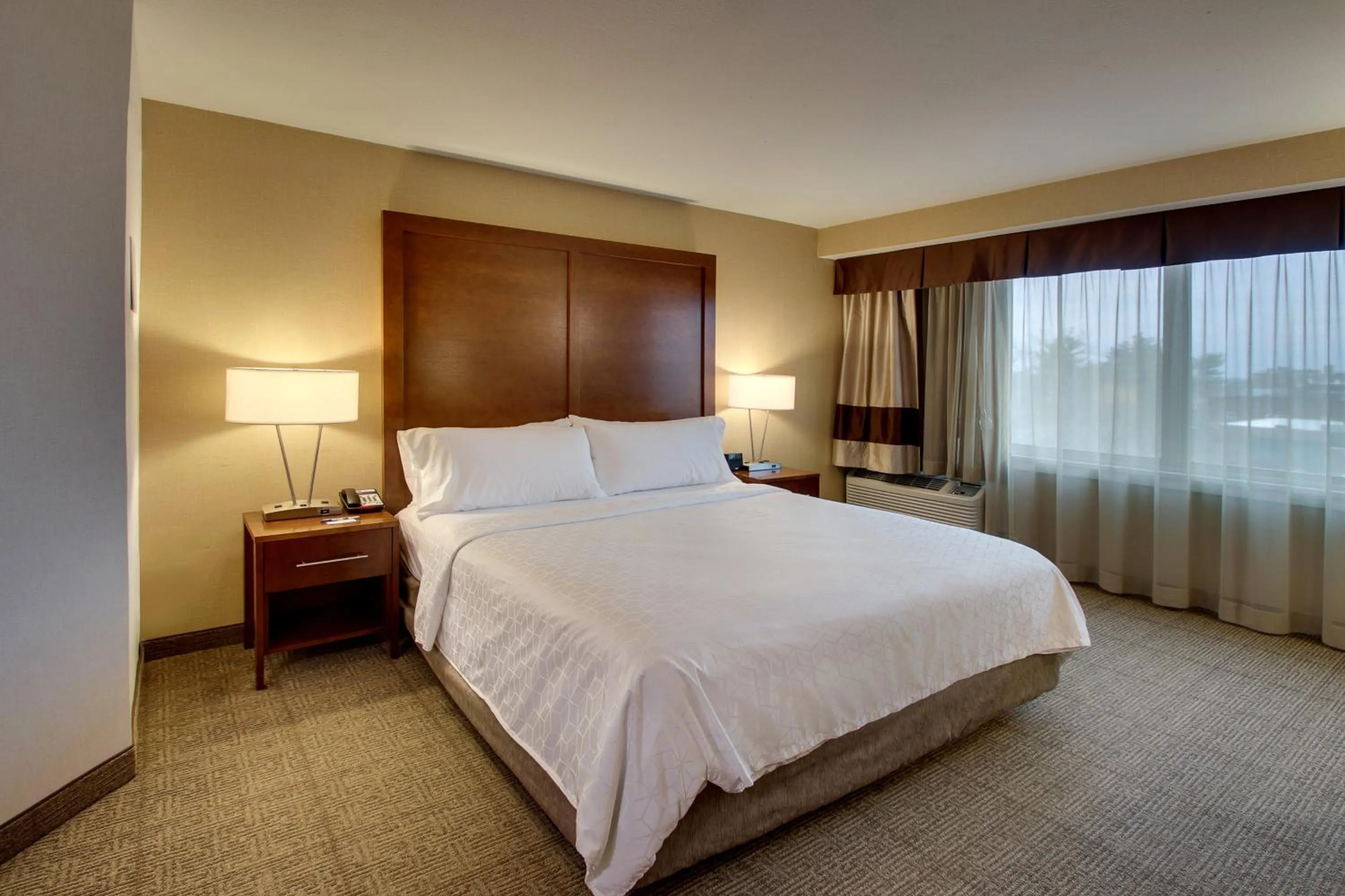 Photo of the whole room, Bed in Holiday Inn Express Washington DC Silver Spring by IHG