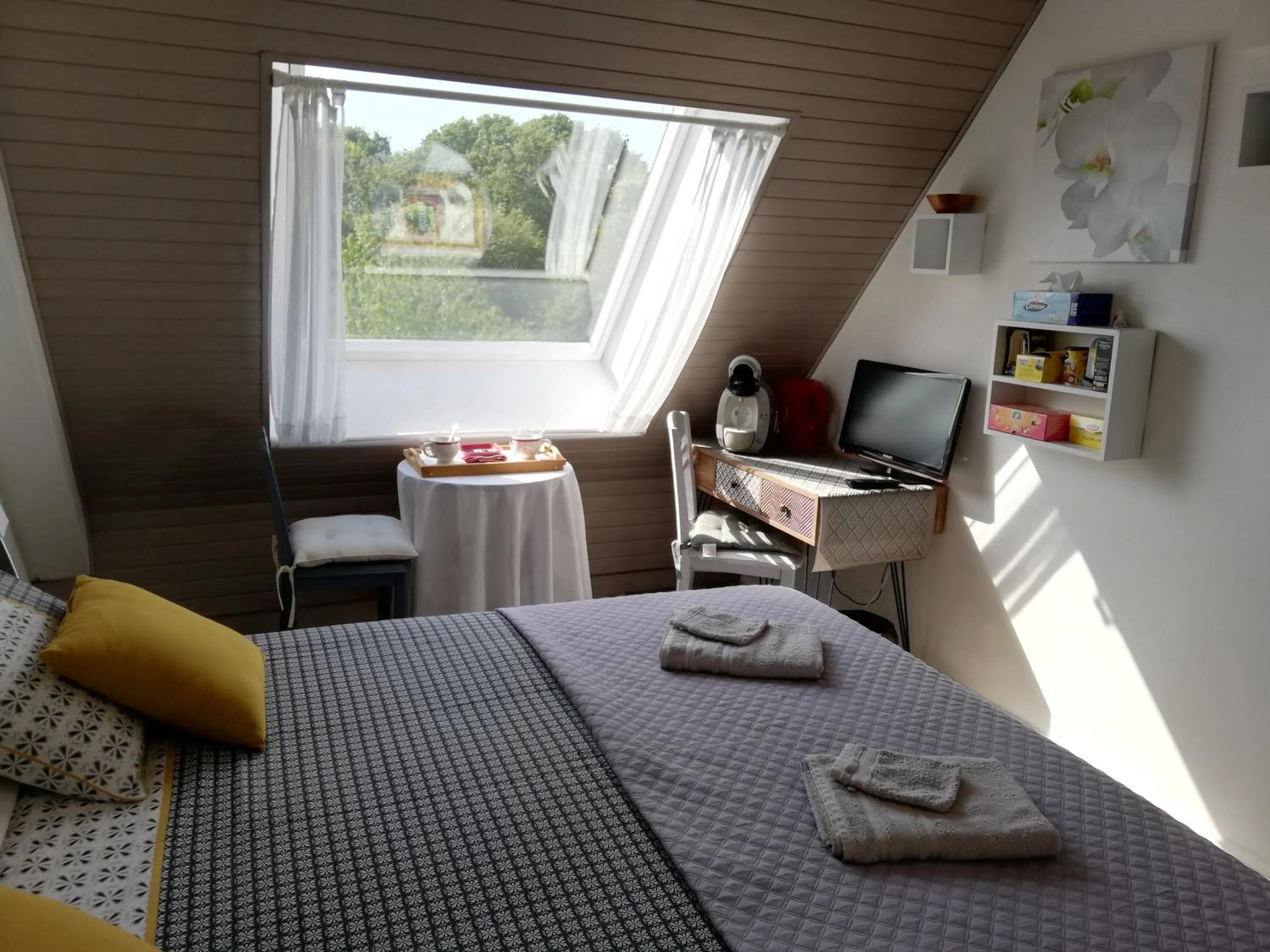 Photo of the whole room, Bed in 1 chambre d'hôte entre terre et mer