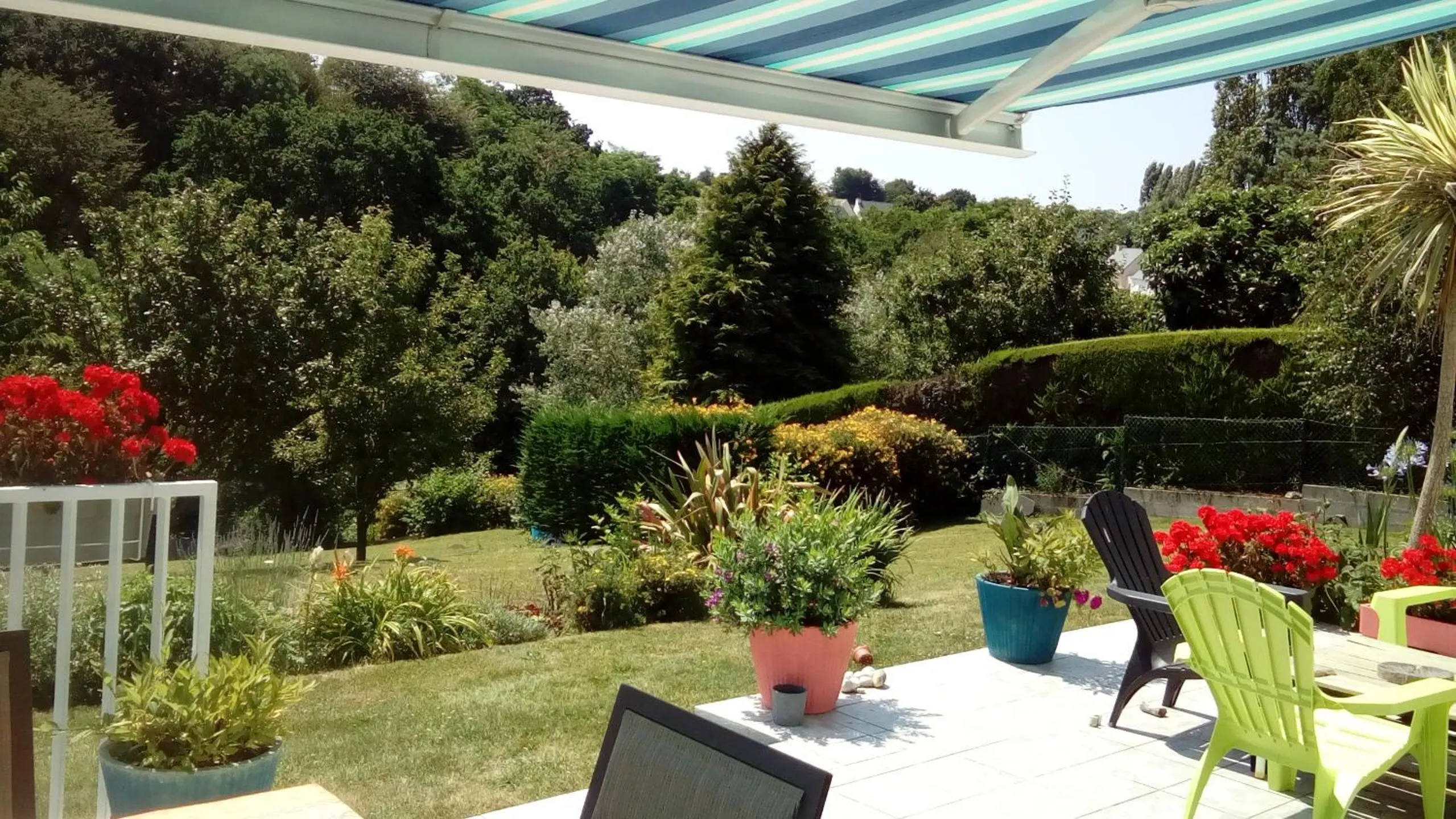 Garden view in 1 chambre d'hôte entre terre et mer