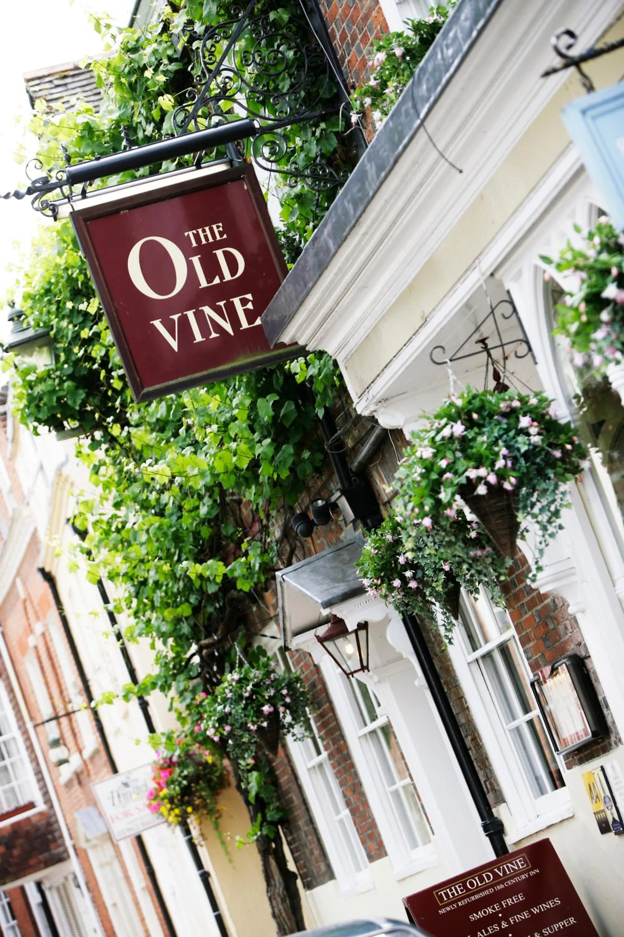 Facade/entrance in The Old Vine