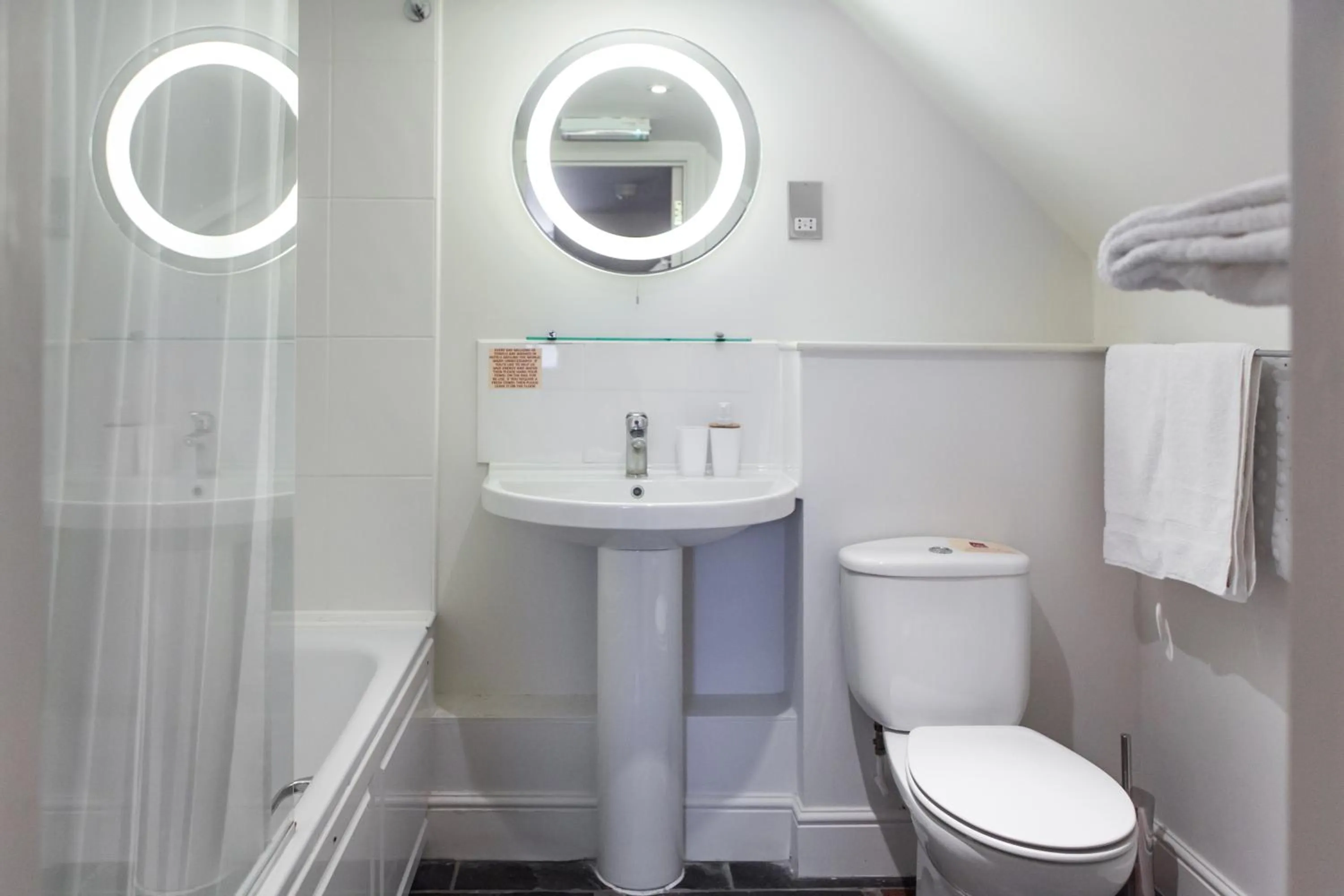 Bathroom in The Old Vine