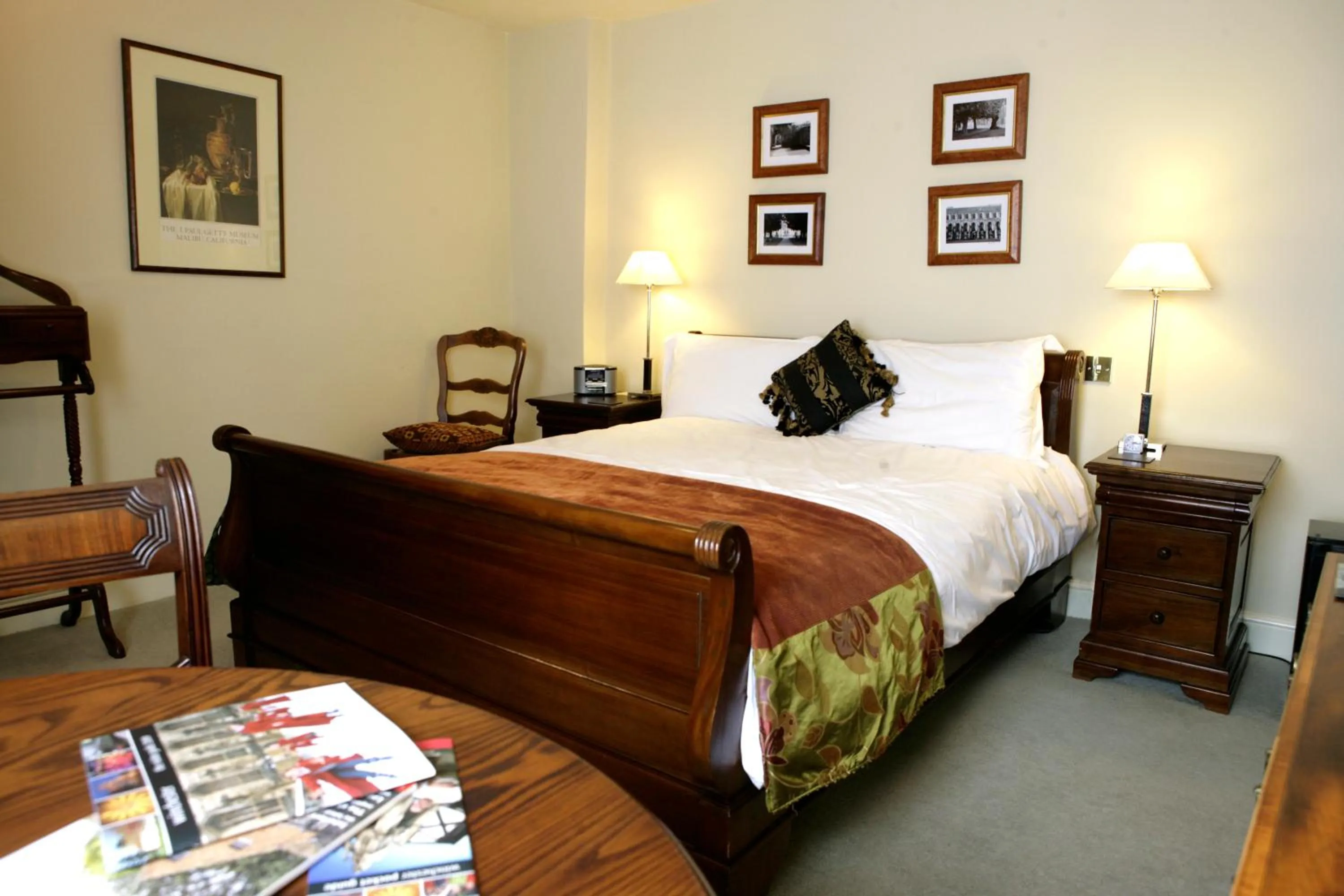 Bedroom, Bed in The Old Vine