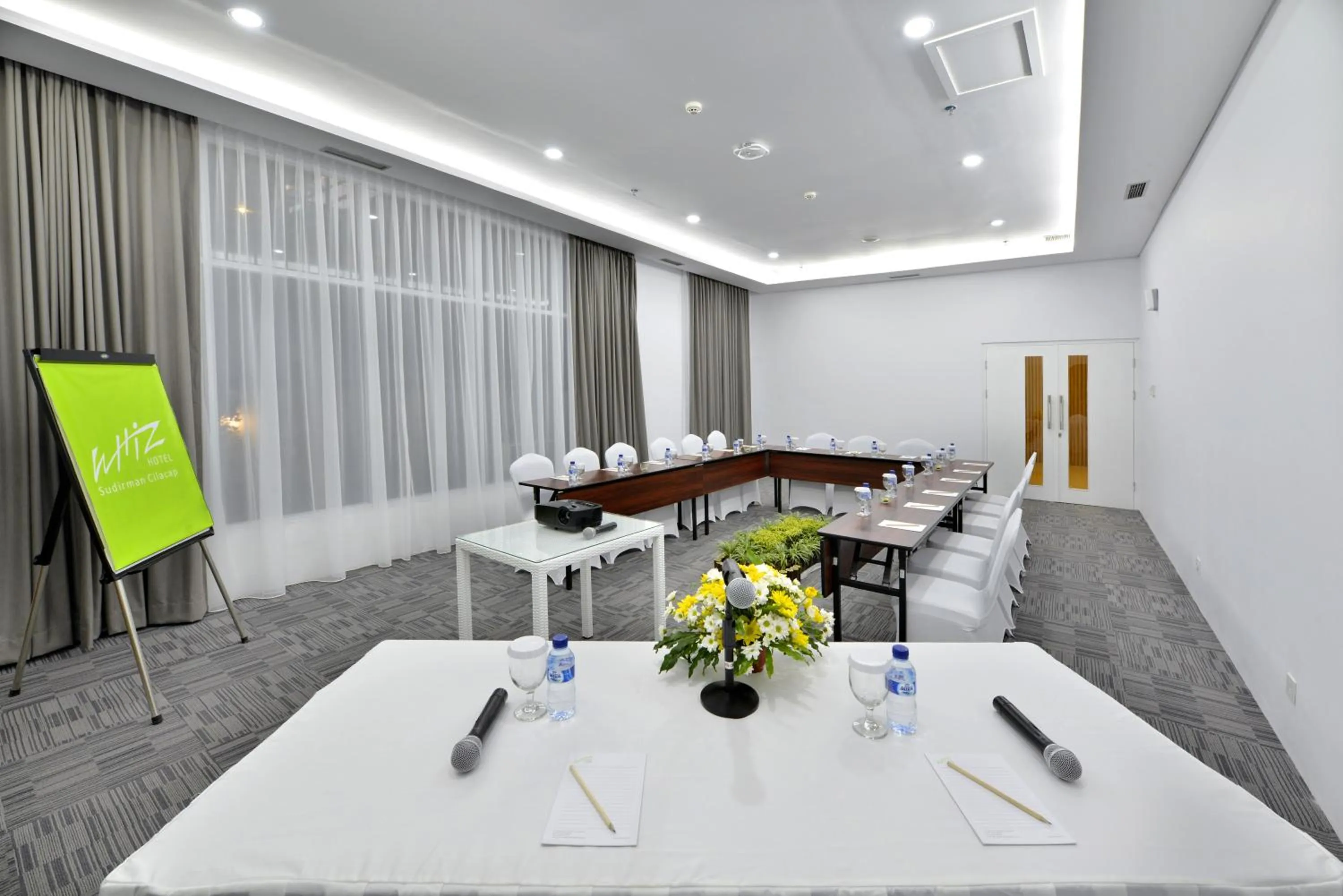 Meeting/conference room in Whiz Prime Hotel Sudirman Cilacap