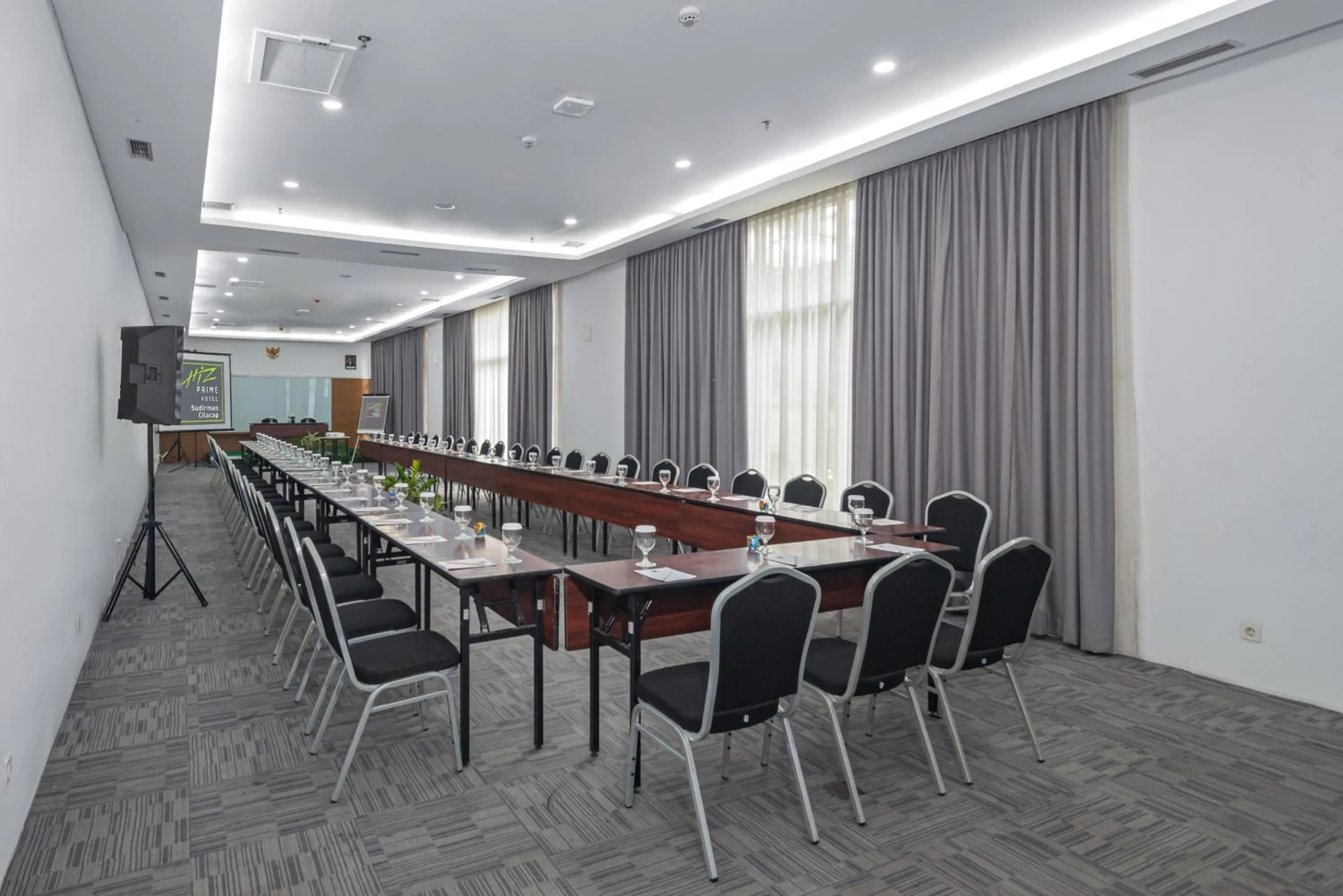 Meeting/conference room in Whiz Prime Hotel Sudirman Cilacap