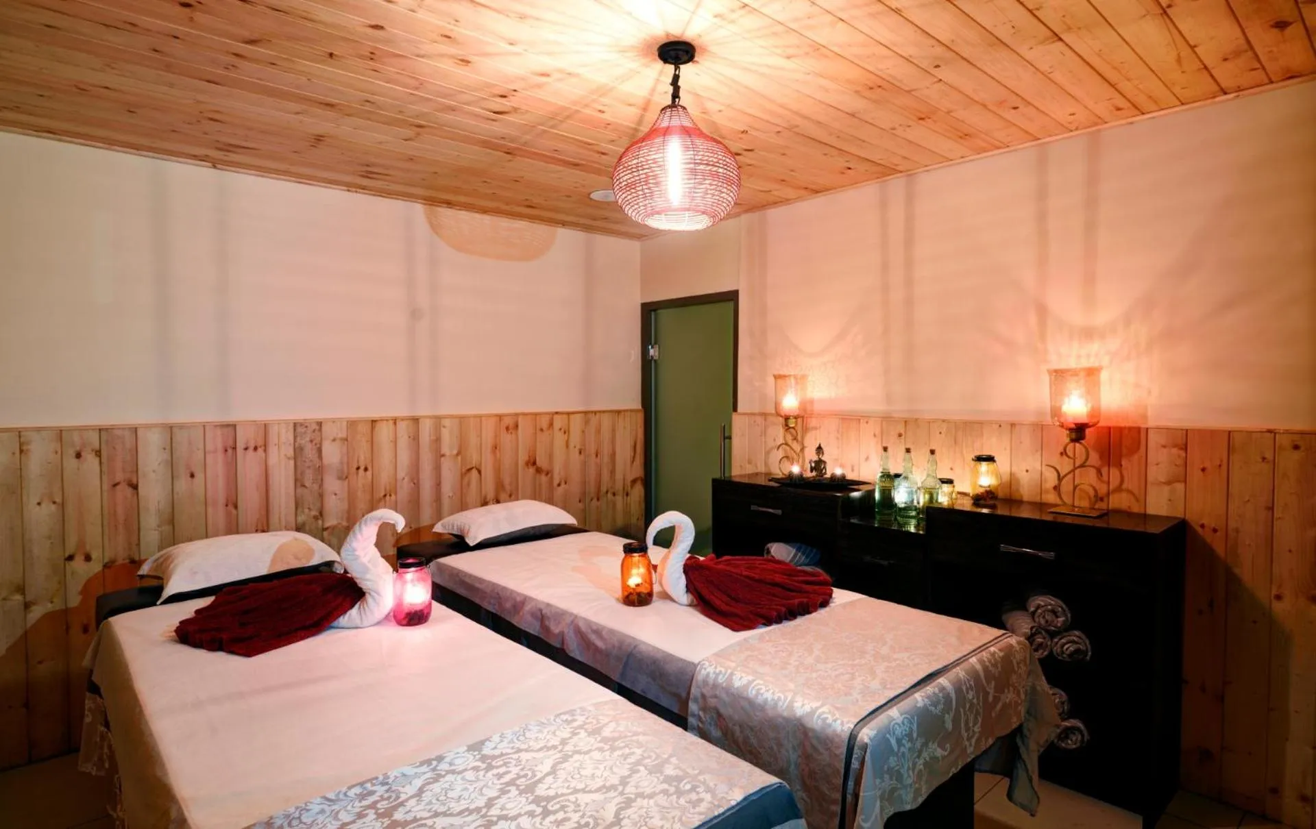 Spa and wellness centre/facilities, Bed in Udaan Woodberry Hotel & Spa