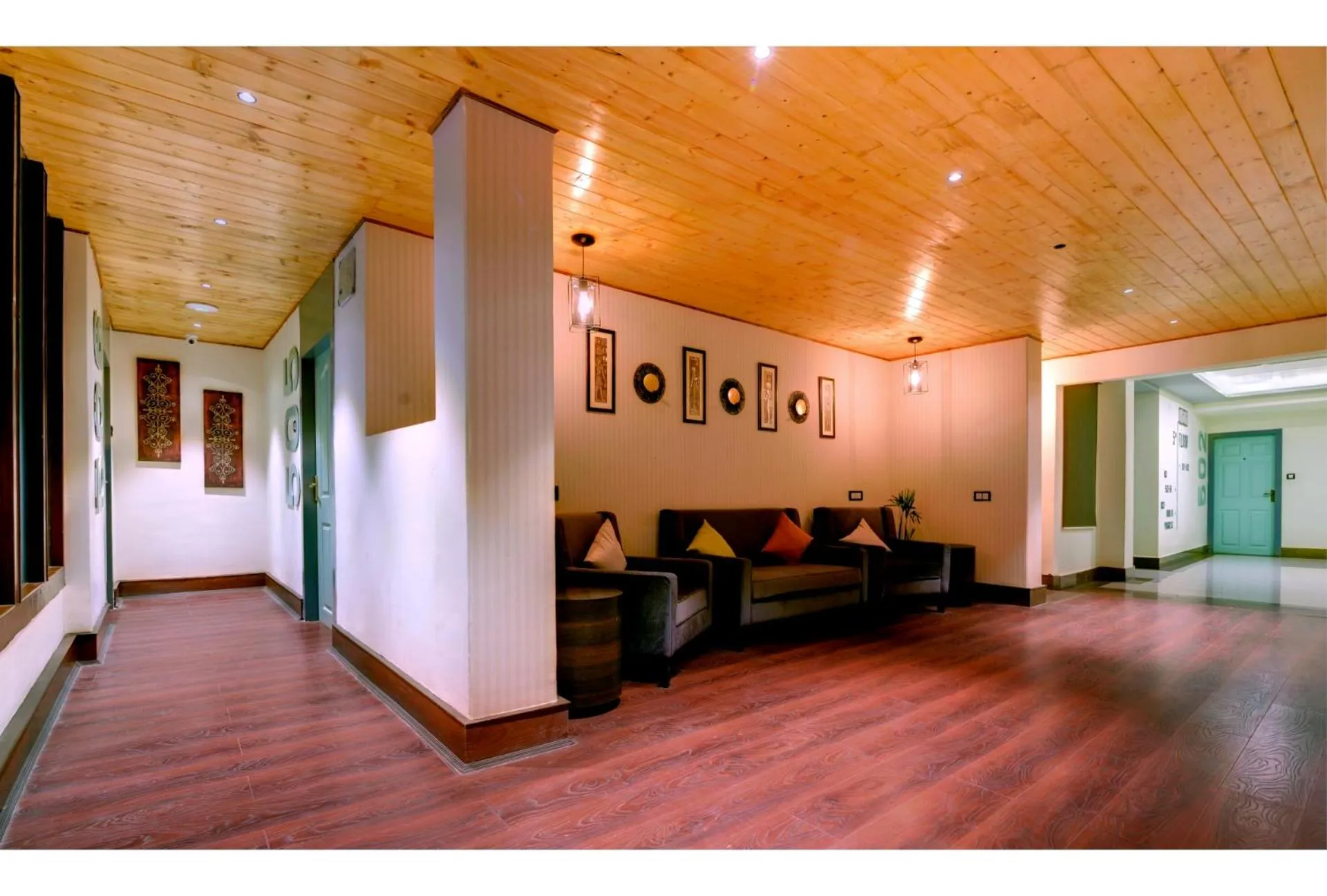 Seating area in Udaan Woodberry Hotel & Spa