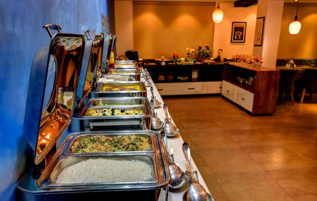 Food and drinks in Udaan Woodberry Hotel & Spa