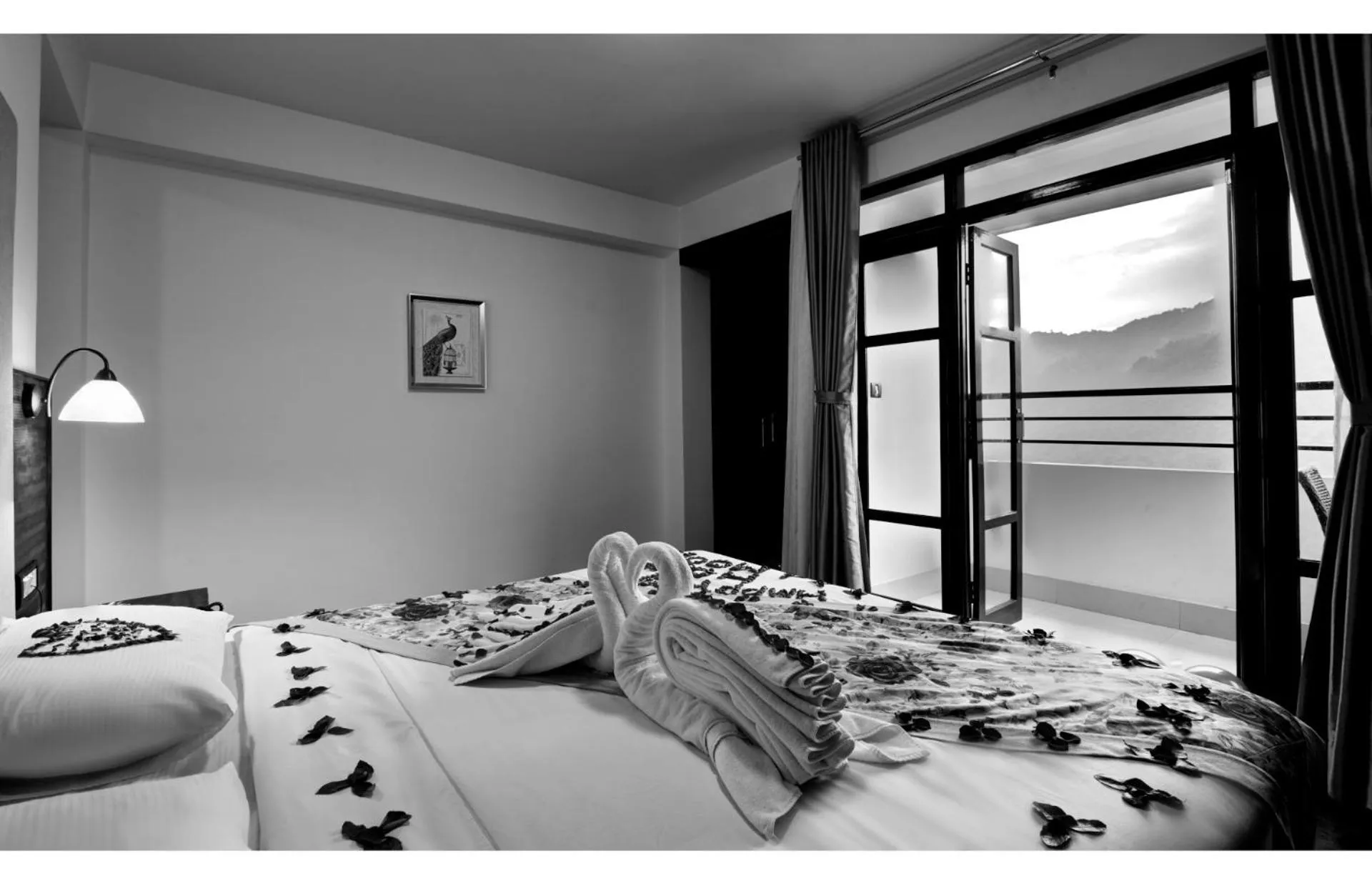 Bed in Udaan Woodberry Hotel & Spa