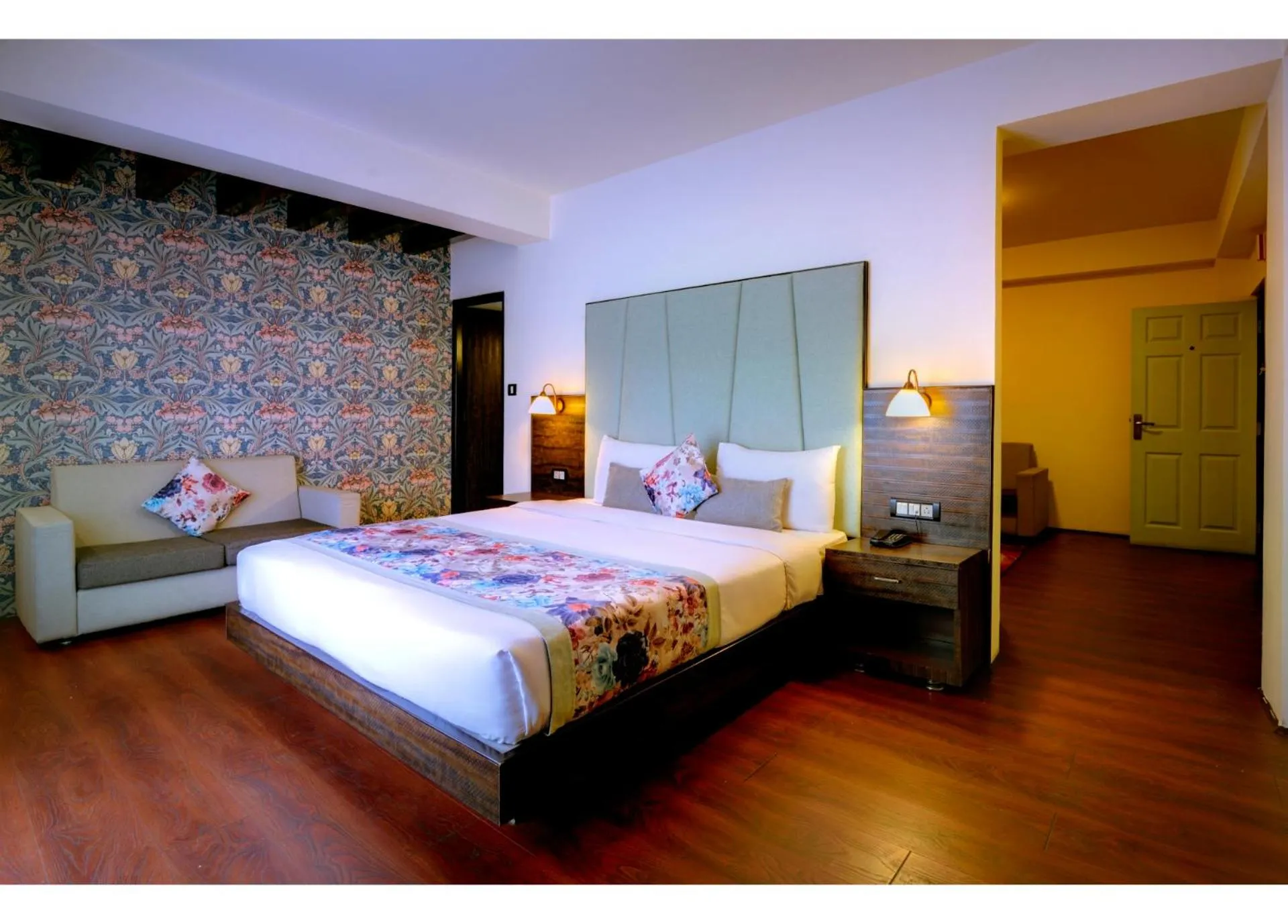 Photo of the whole room, Bed in Udaan Woodberry Hotel & Spa