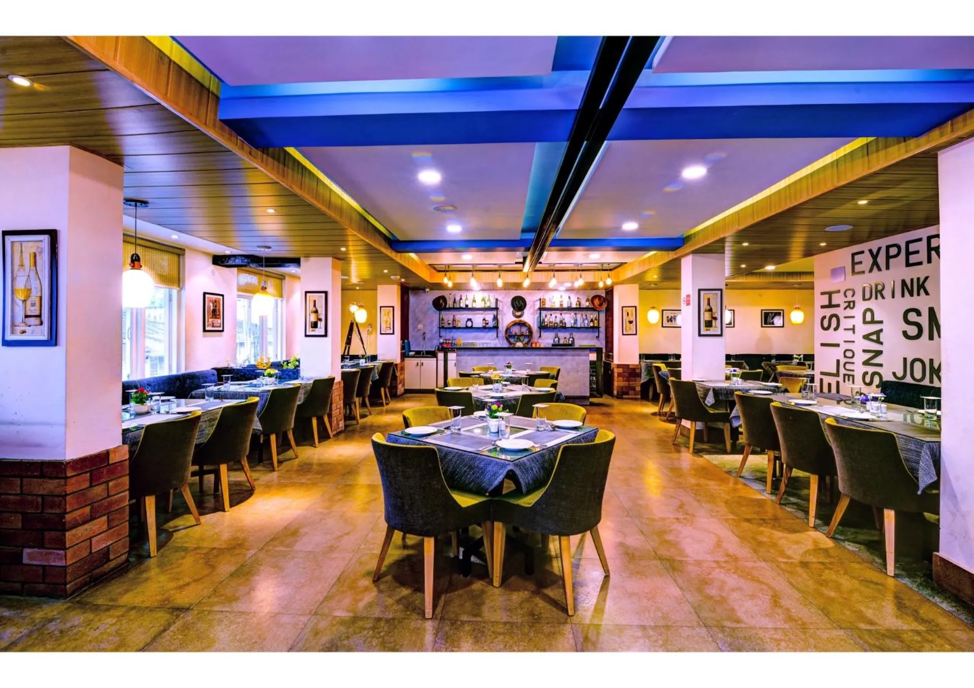 Restaurant/places to eat in Udaan Woodberry Hotel & Spa