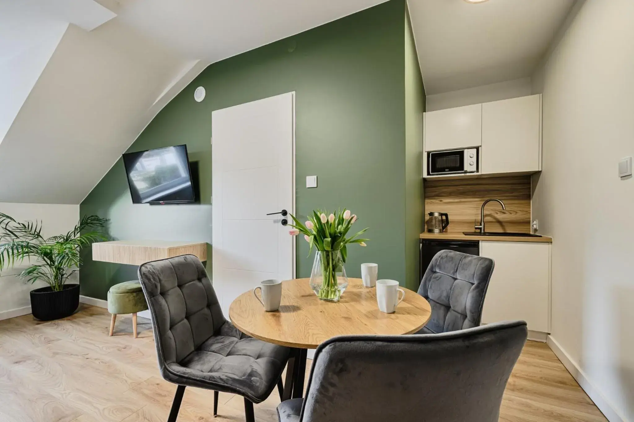 One-Bedroom Family Apartment in GOŚCINIEC ZACISZE - pokoje & restauracja blisko A2 Dąbie - Uniejów One-Bedroom Family Apartment in GOŚCINIEC ZACISZE - pokoje & restauracja blisko A2 Dąbie - Uniejów