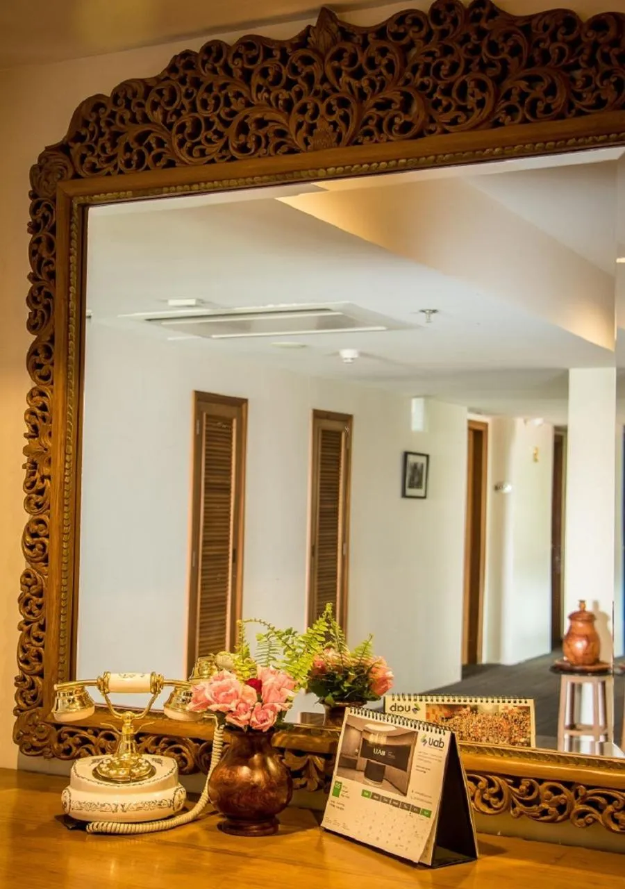 Day in Hotel Shwe Yee