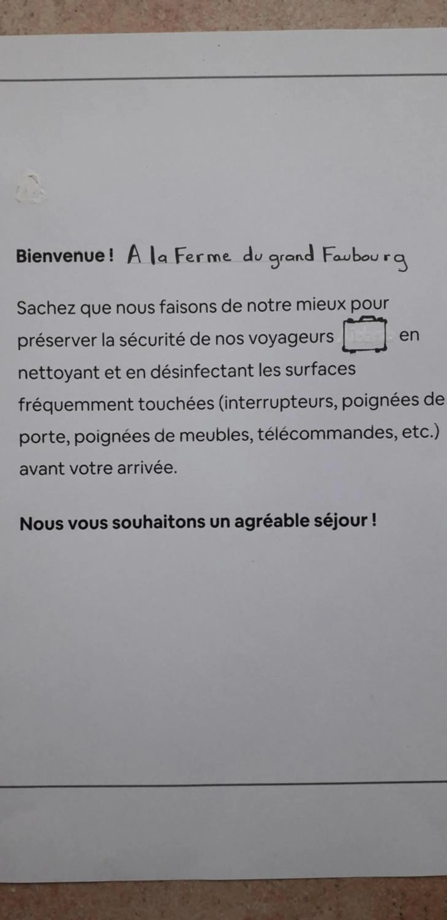 Text overlay in La ferme du Grand Faubourg