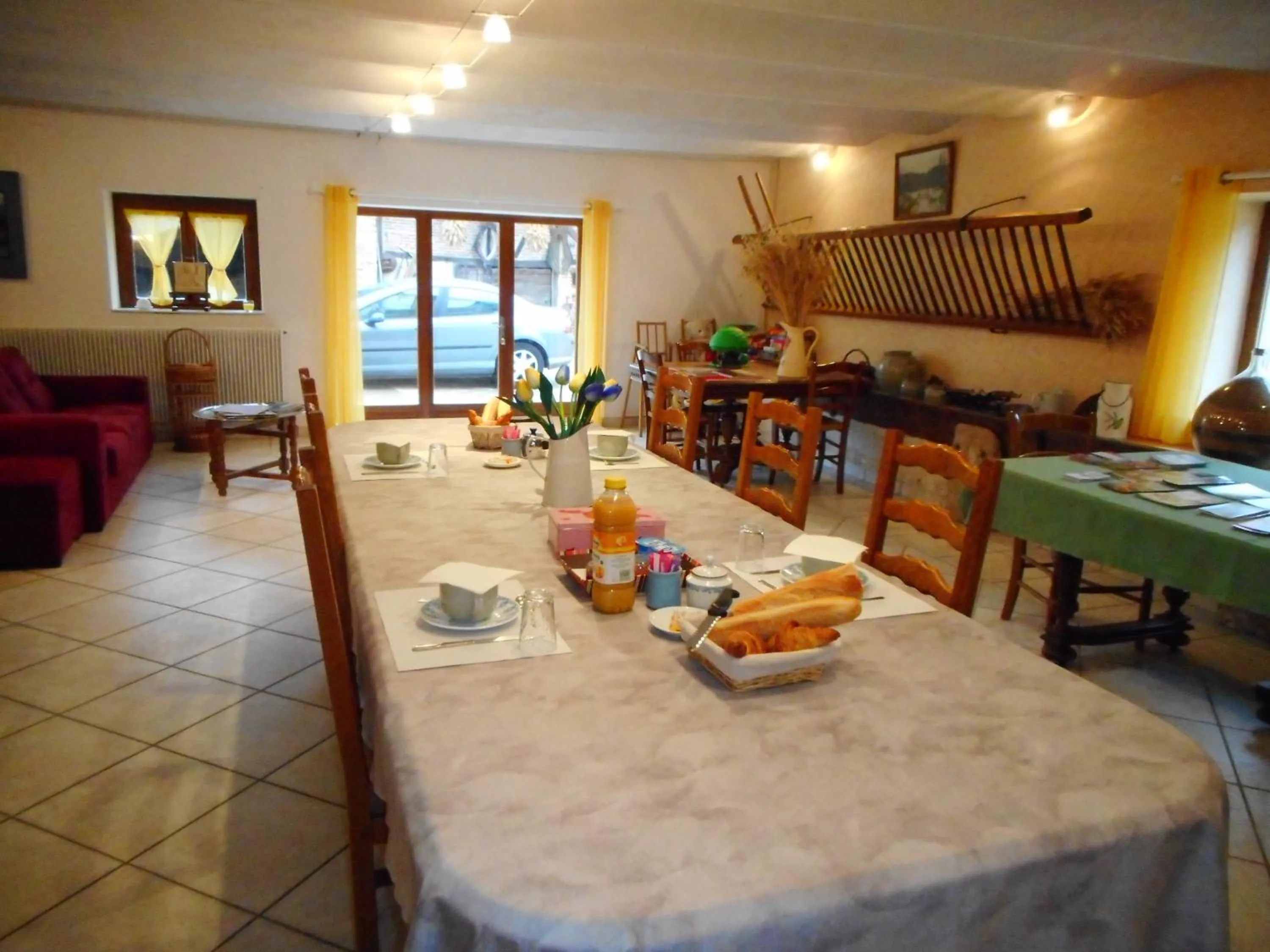 Communal kitchen in La ferme du Grand Faubourg