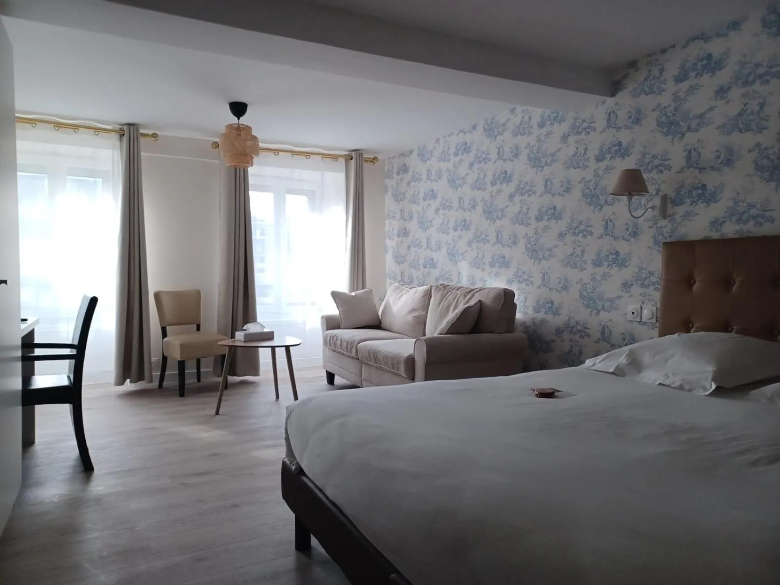 Photo of the whole room, Bed in Grand Hôtel de l'Europe - Morlaix Centre