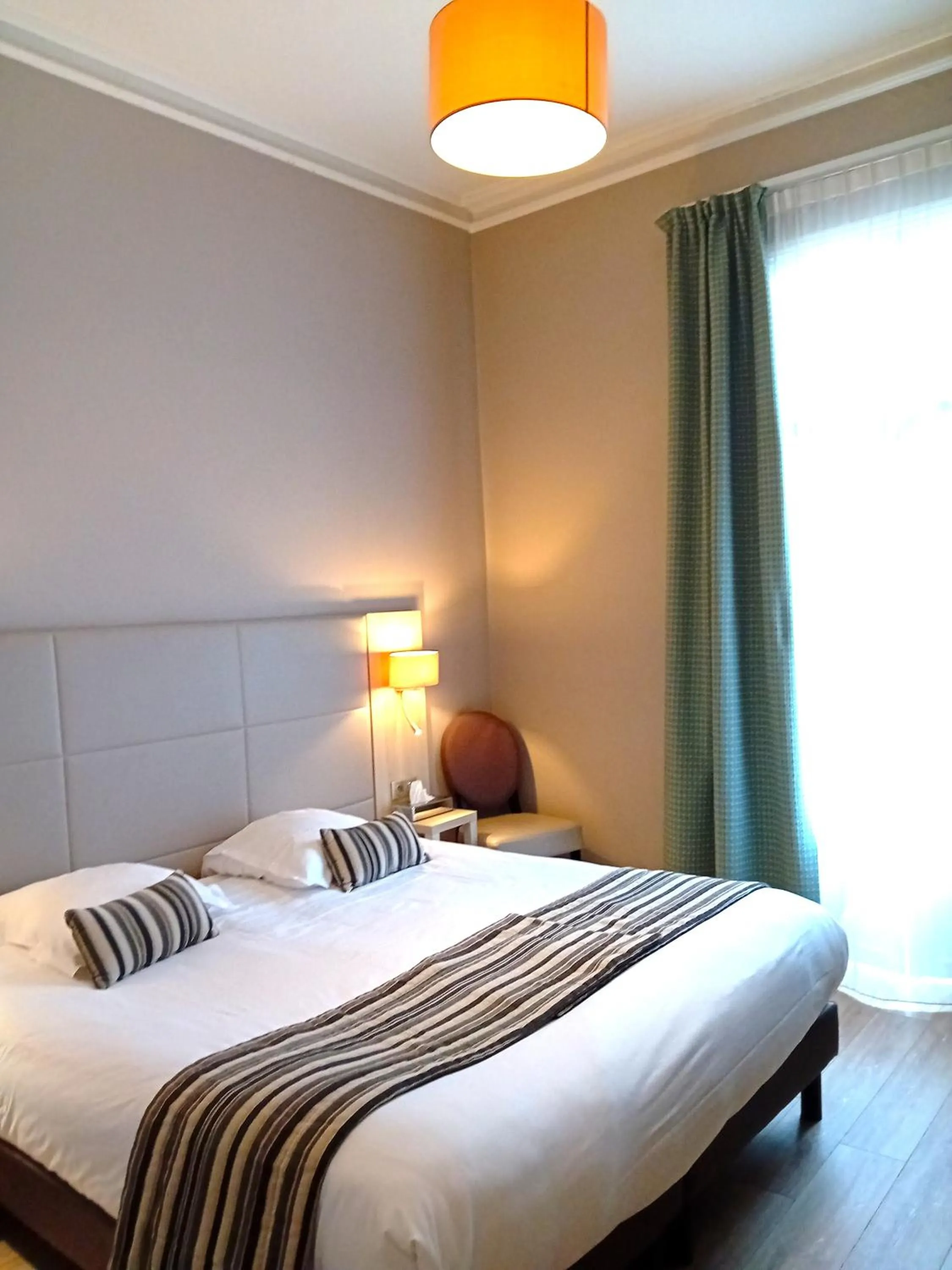 Bed in Grand Hôtel de l'Europe - Morlaix Centre