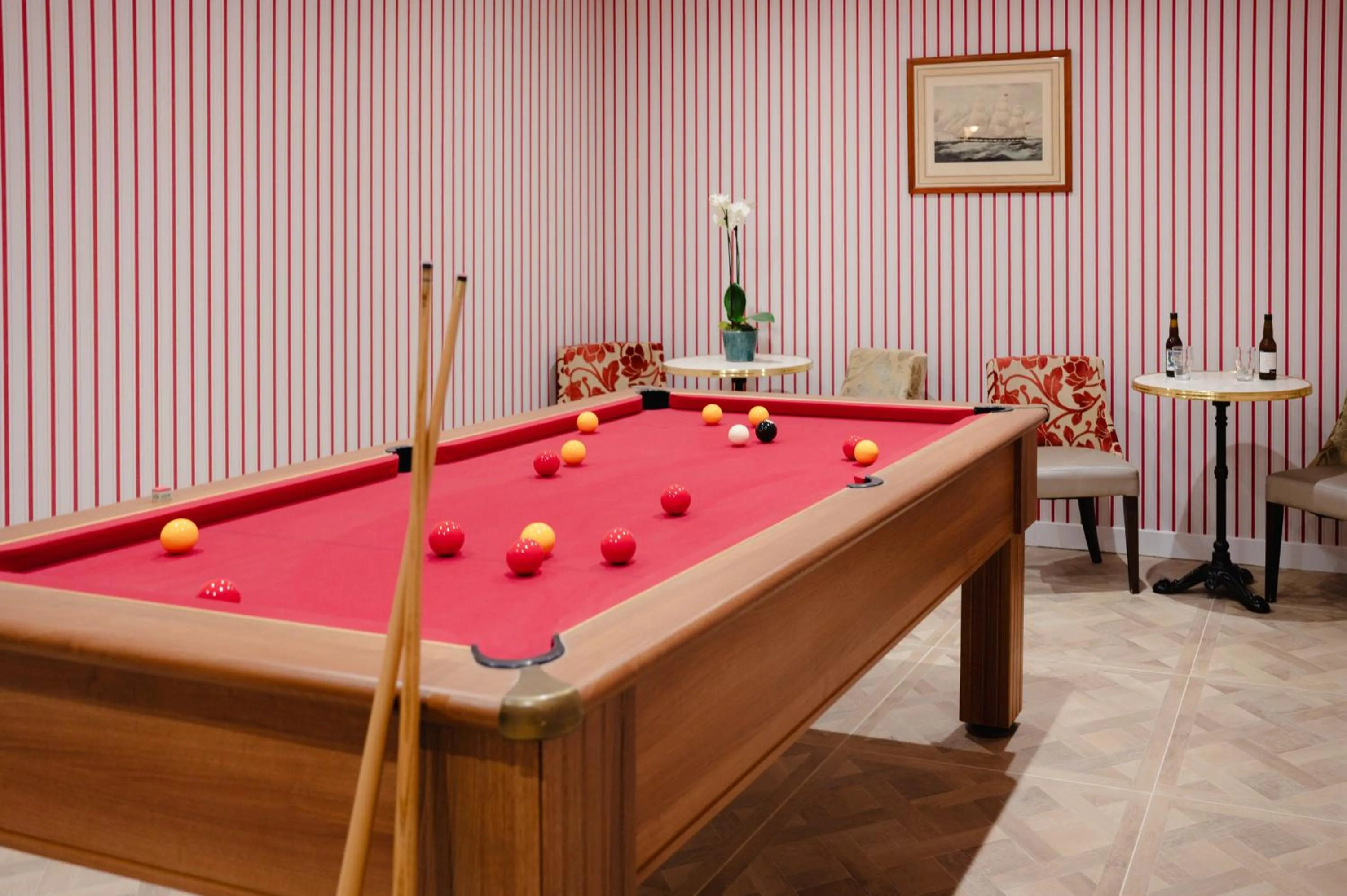 Billiard in Grand Hôtel de l'Europe - Morlaix Centre