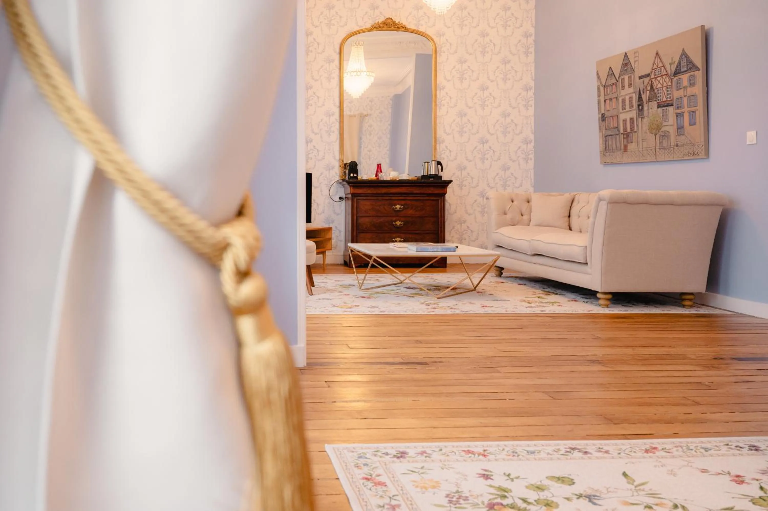 Seating area in Grand Hôtel de l'Europe - Morlaix Centre