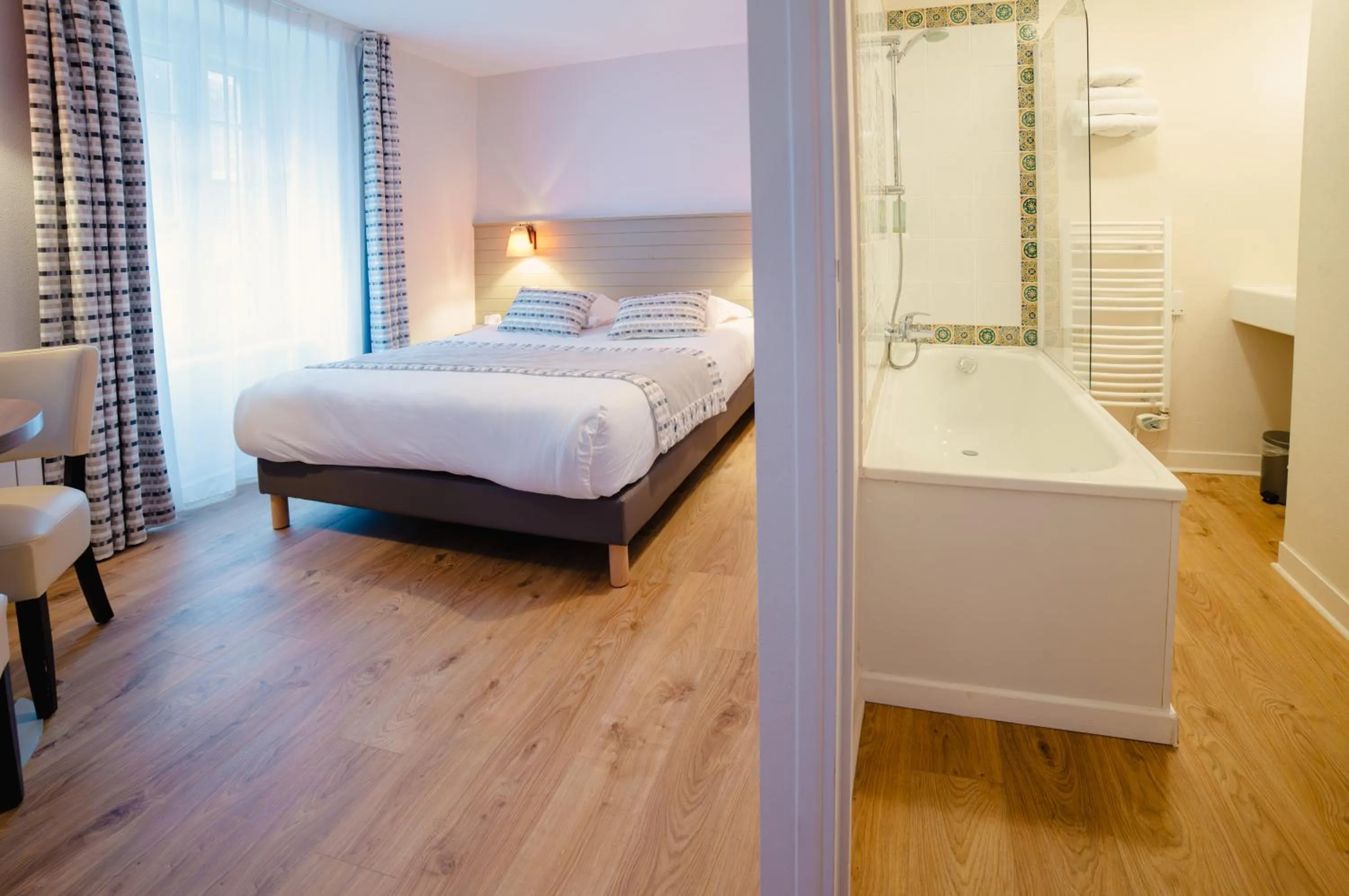 Bed in Grand Hôtel de l'Europe - Morlaix Centre