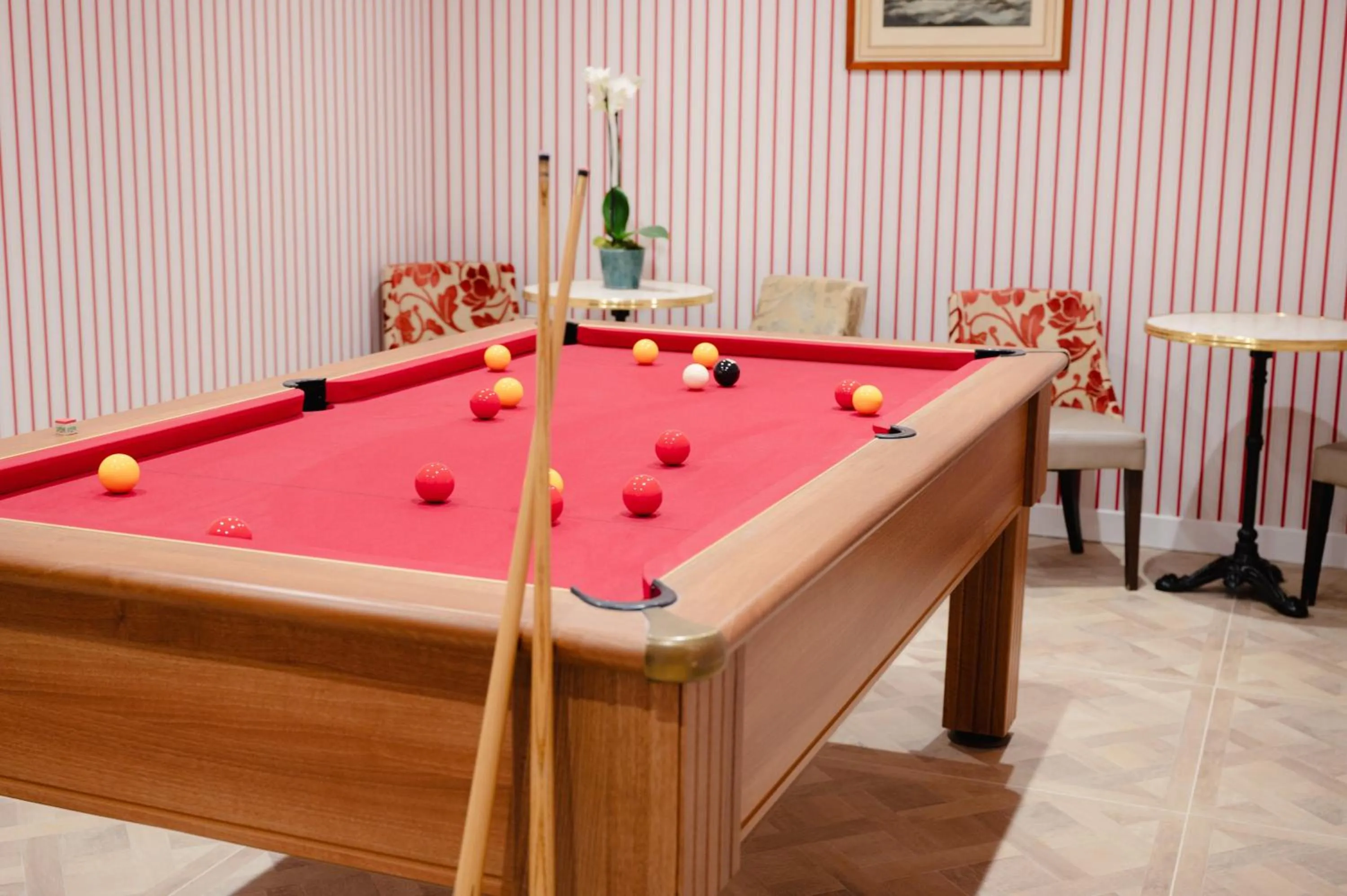 Billiard in Grand Hôtel de l'Europe - Morlaix Centre