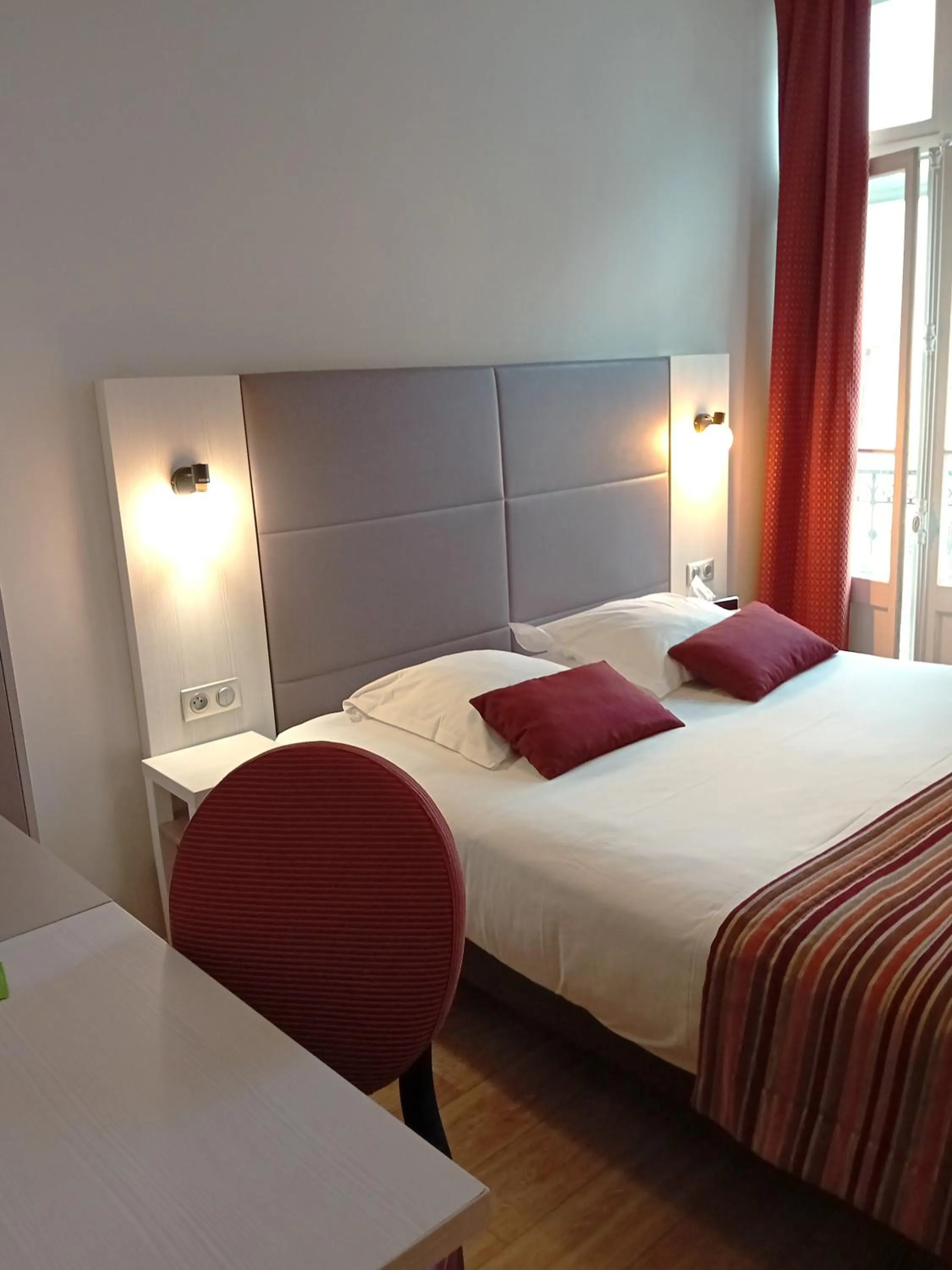 Bed in Grand Hôtel de l'Europe - Morlaix Centre