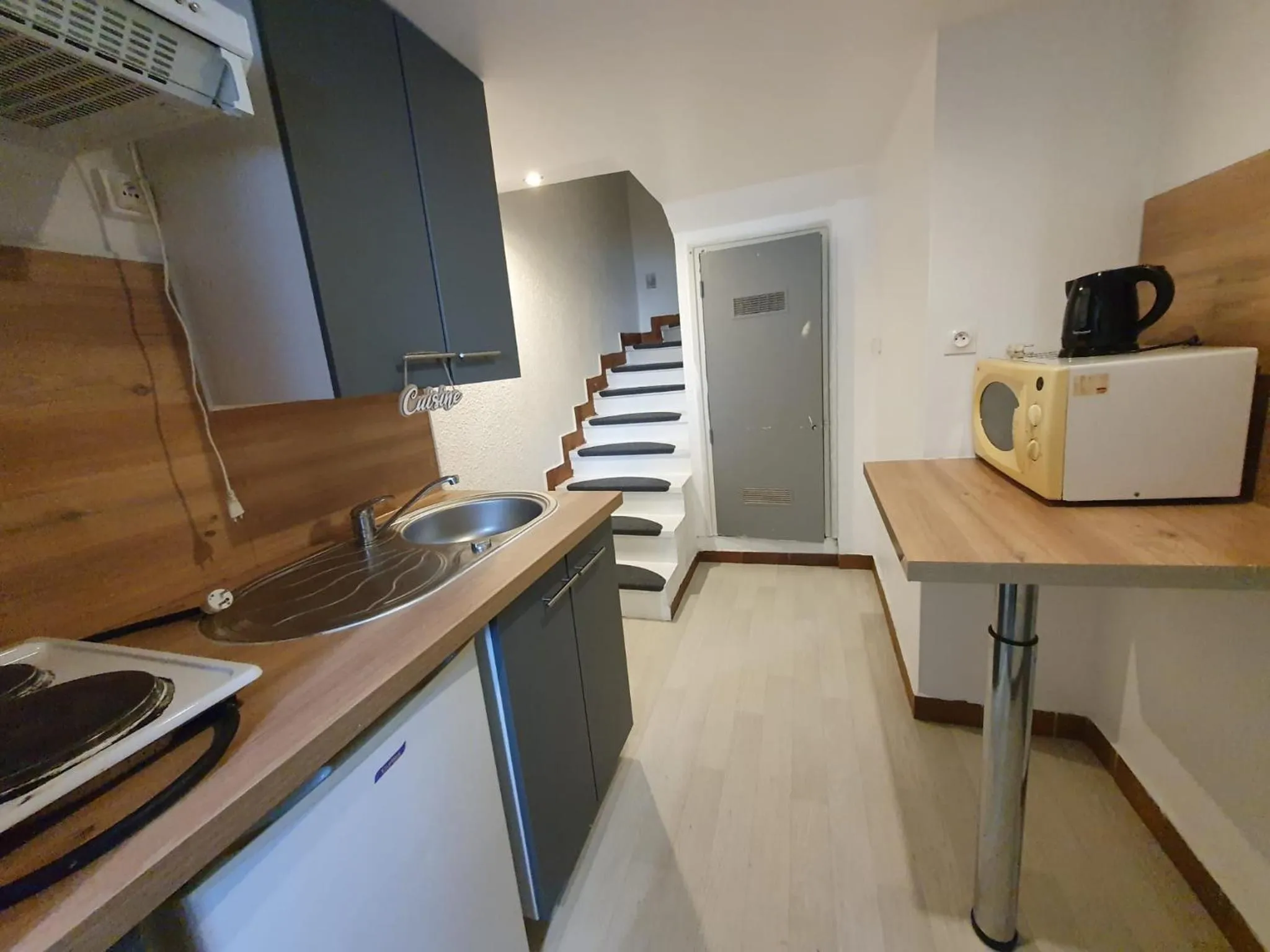 Kitchen or kitchenette in NancyRoom