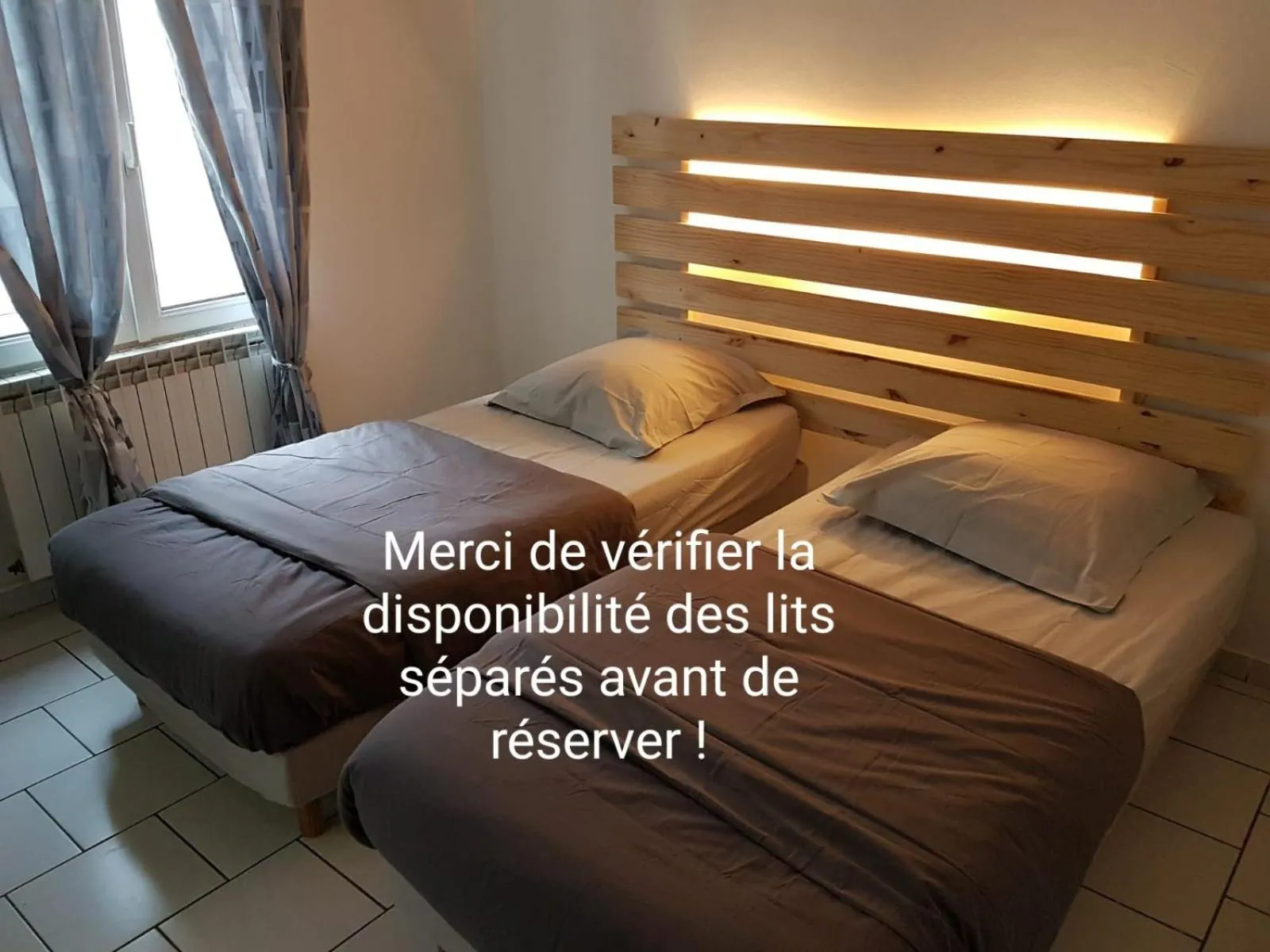 Property building, Bed in NancyRoom