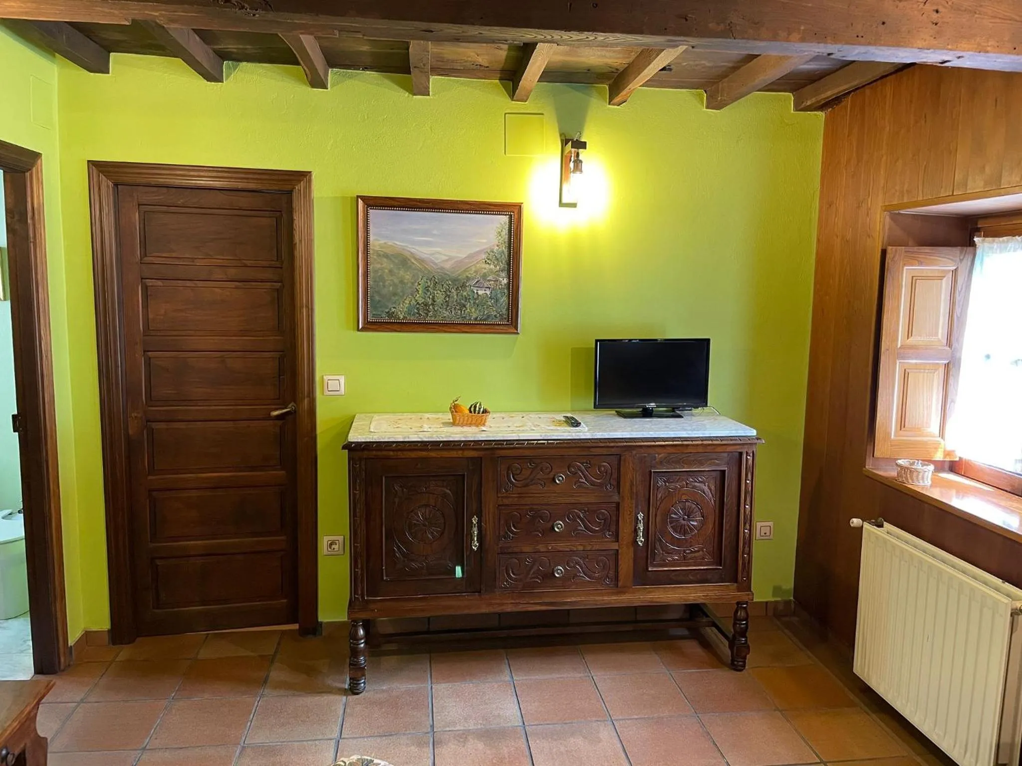 TV and multimedia in Hotel y apartamentos rurales L'Anceo