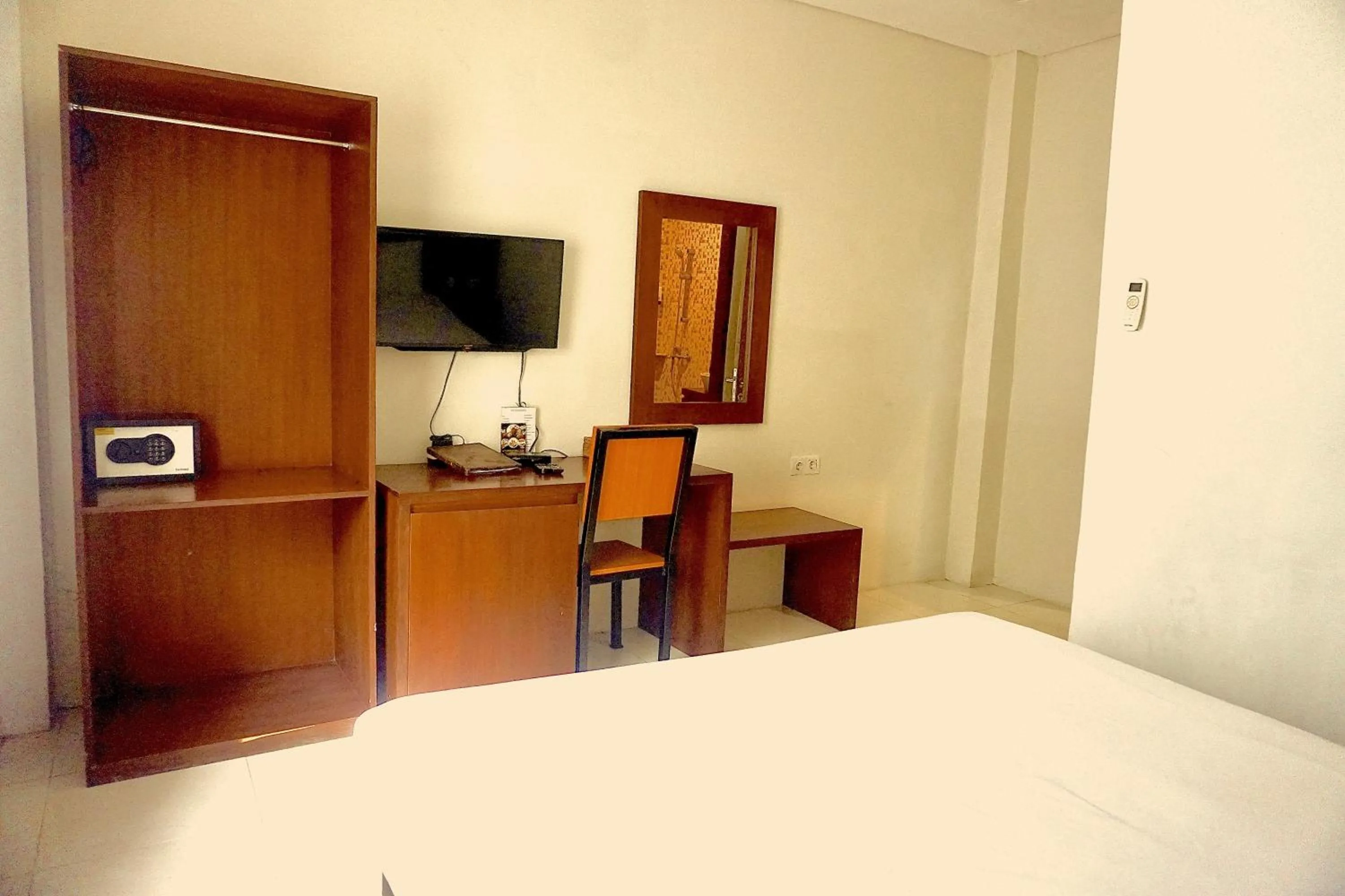 Bathroom, Bed in Diva Lombok Resort