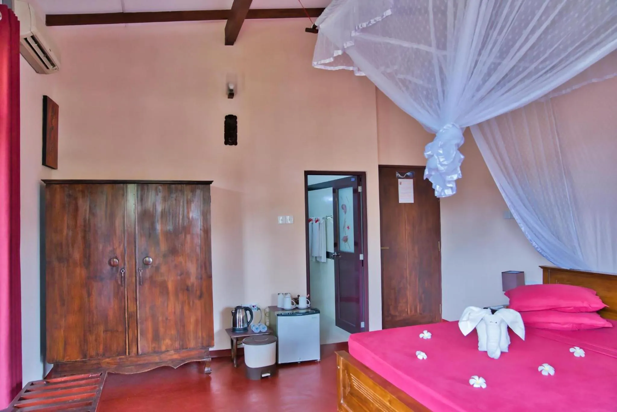 Bedroom, Bed in Sri Lancashire Guest House