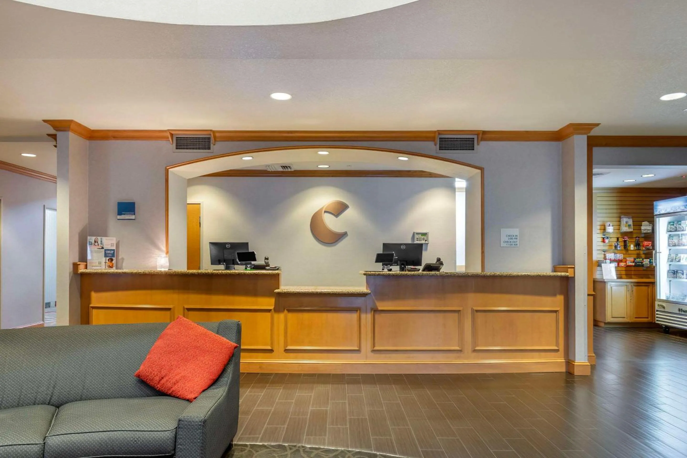Lobby or reception in Comfort Suites