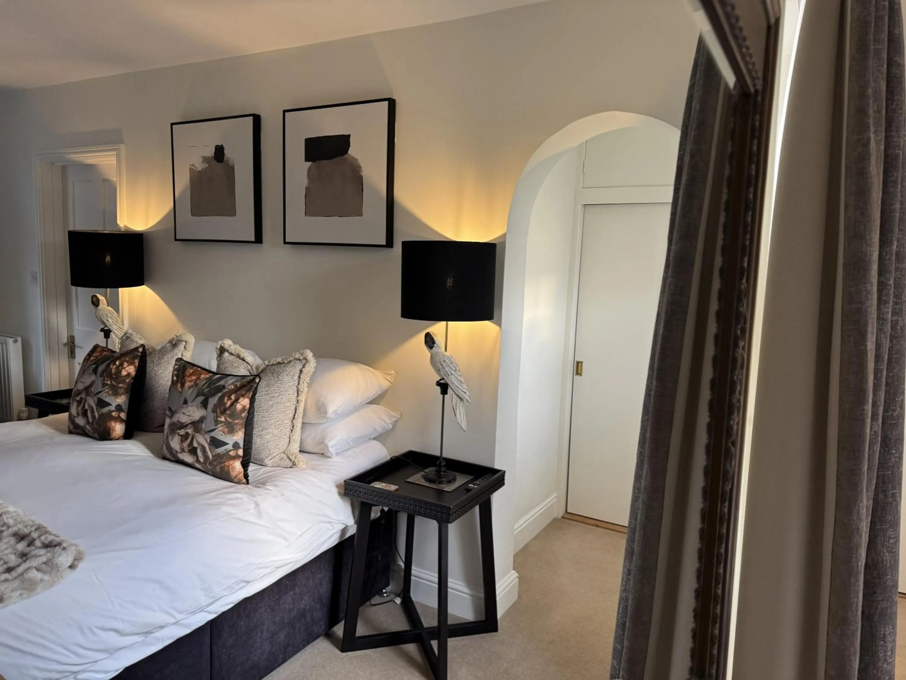 Bed in Scarborough Hill Country Inn