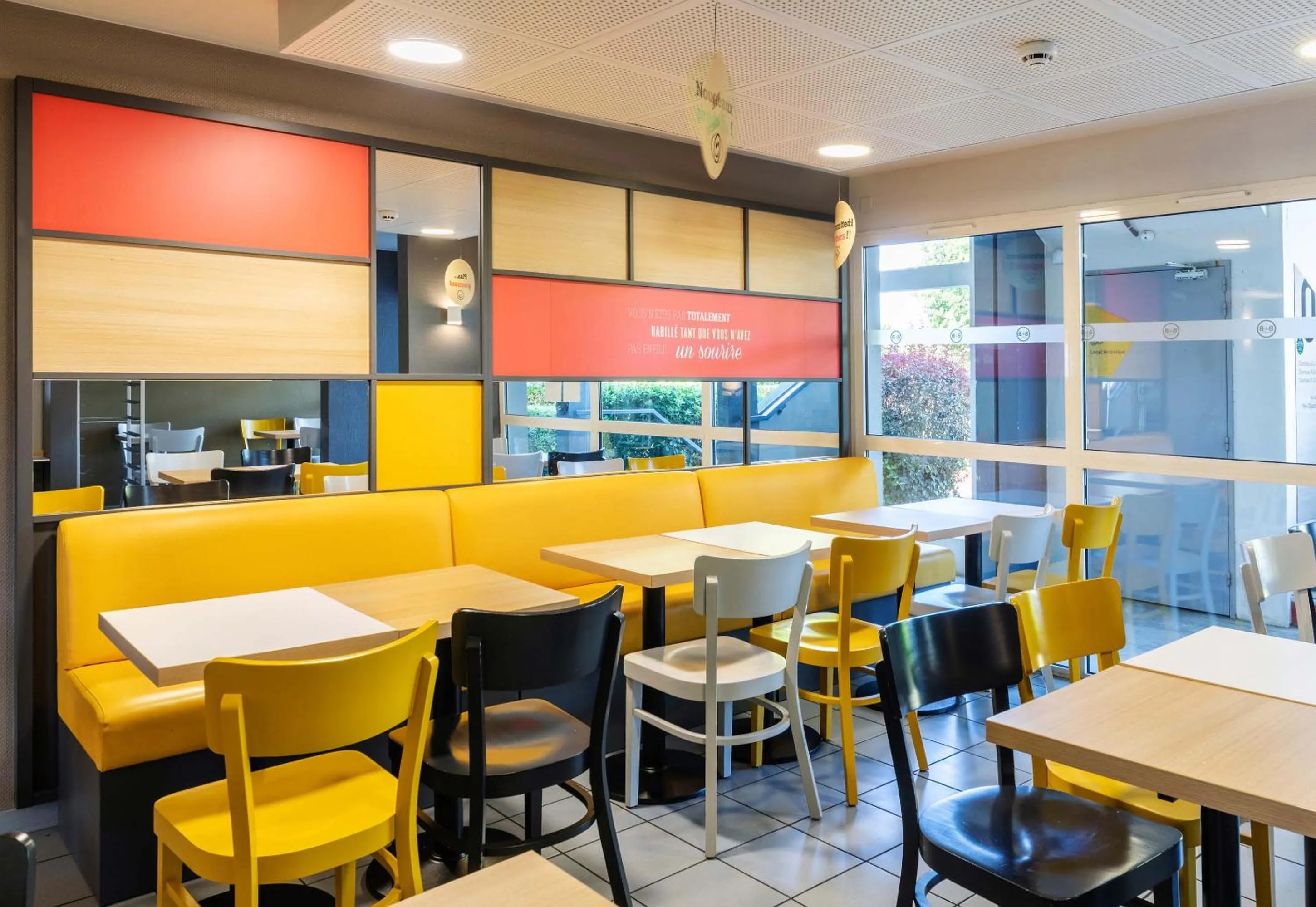 Restaurant/places to eat in B&B HOTEL Agen