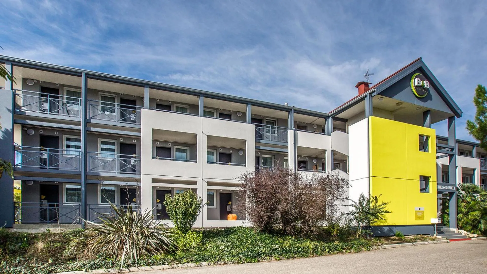 Facade/entrance in B&B HOTEL Agen