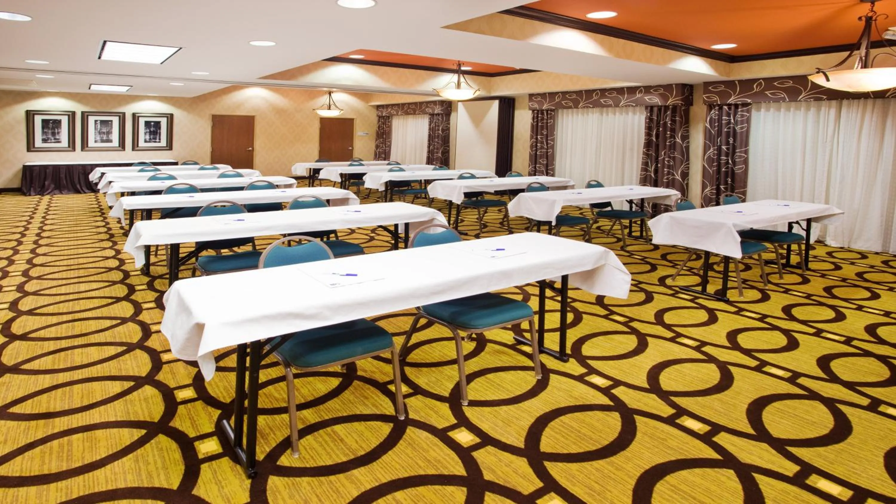 Meeting/conference room in Holiday Inn Express Peachtree Corners-Norcross by IHG