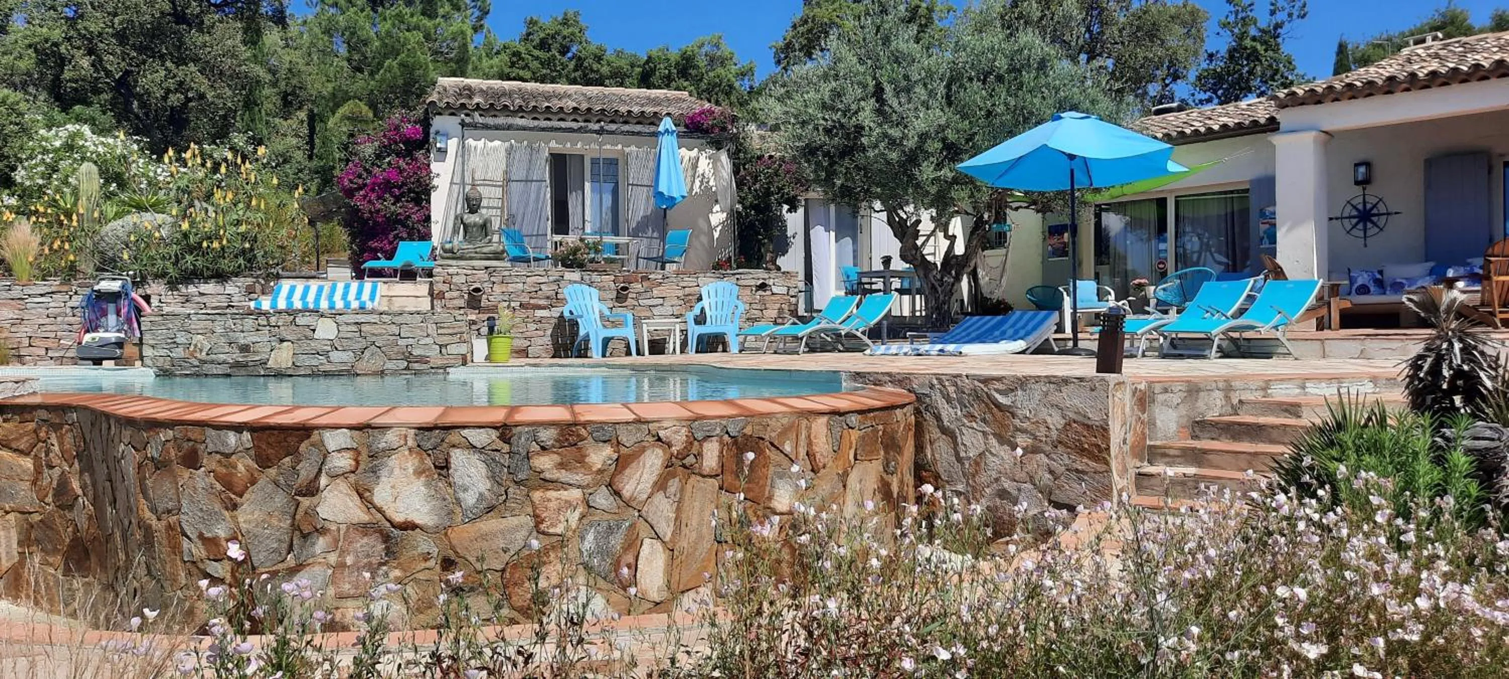 Property building in Villa des Delices