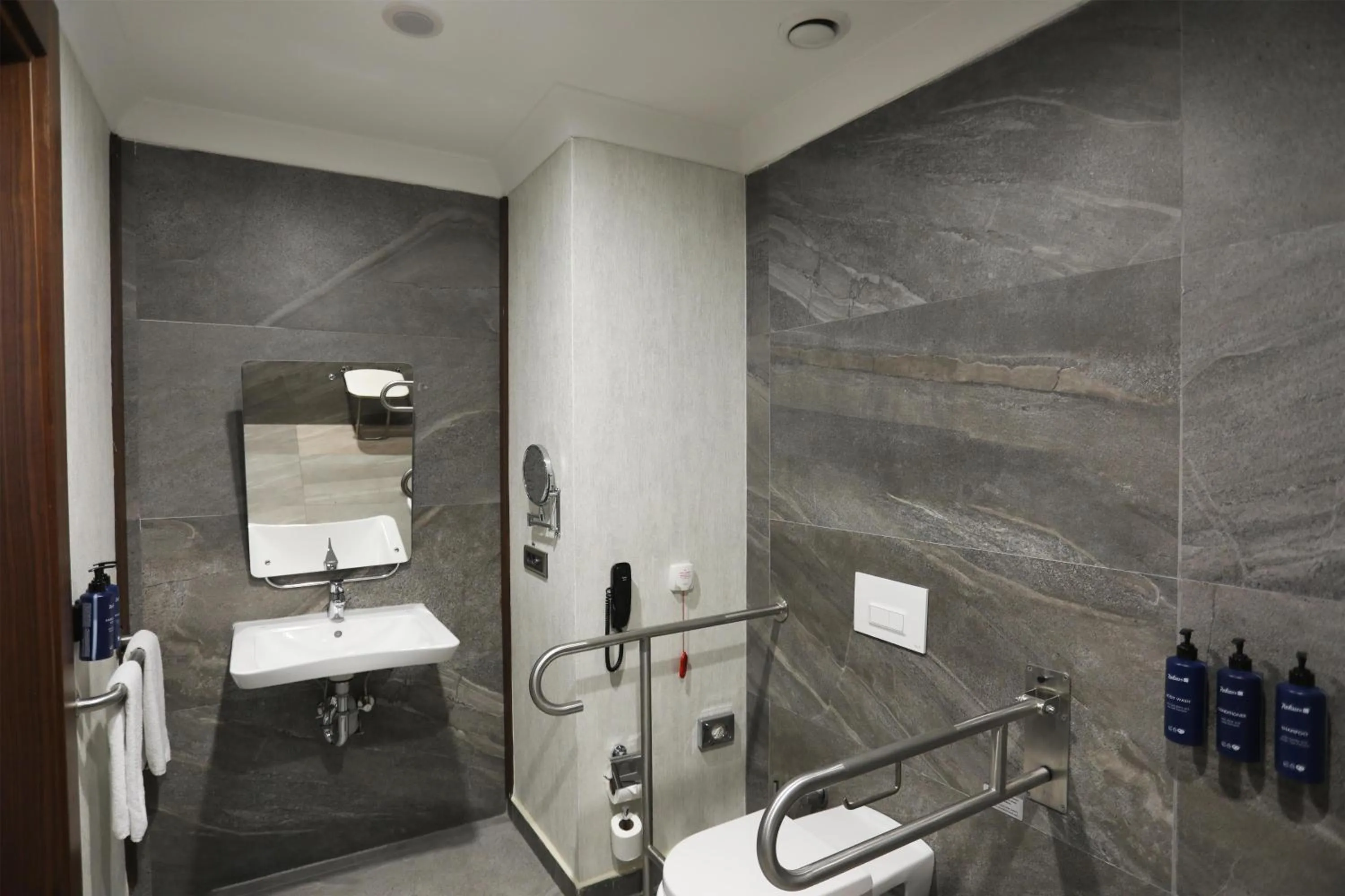 Bathroom in Radisson Blu Hotel, Diyarbakir