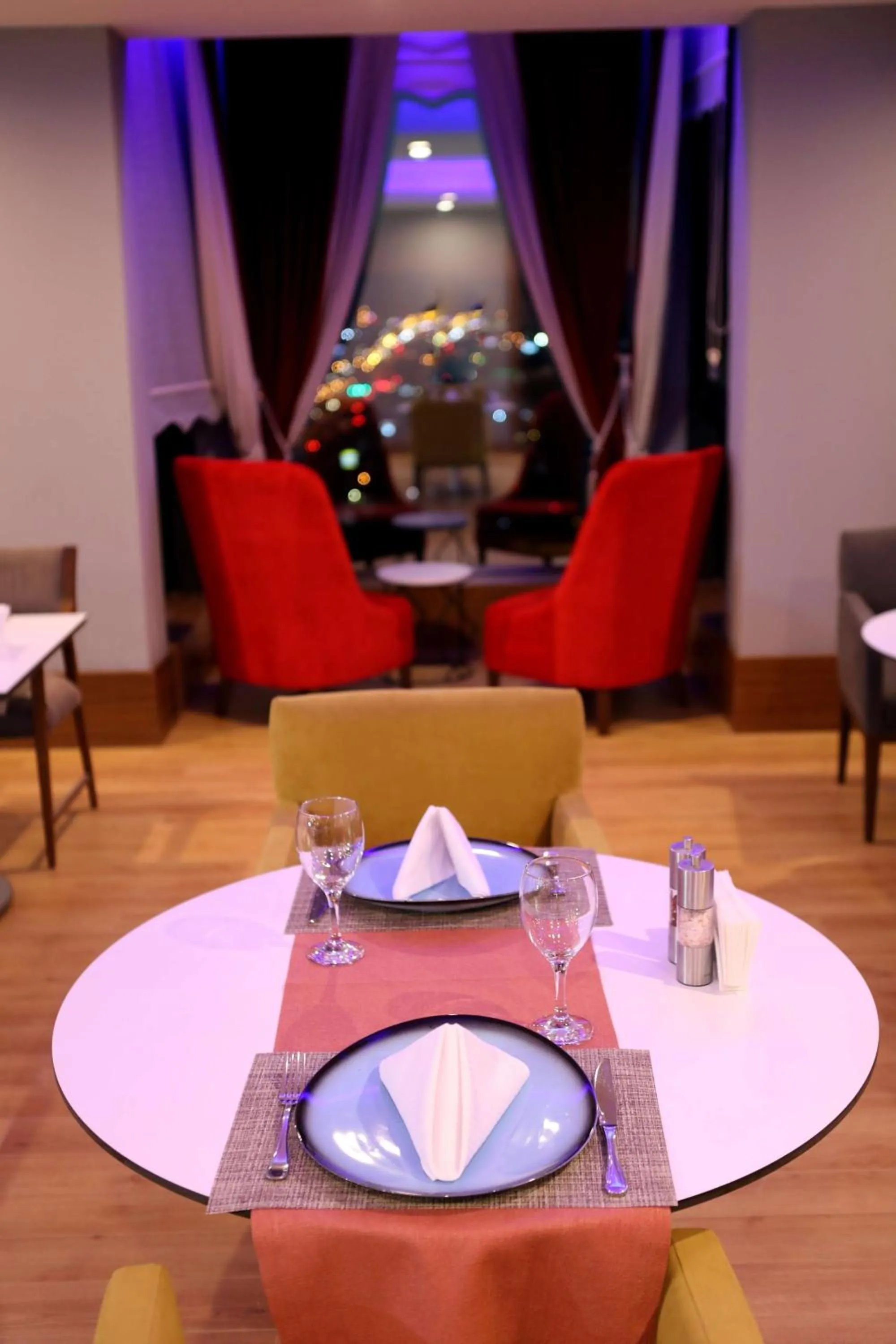 Lounge or bar in Radisson Blu Hotel, Diyarbakir