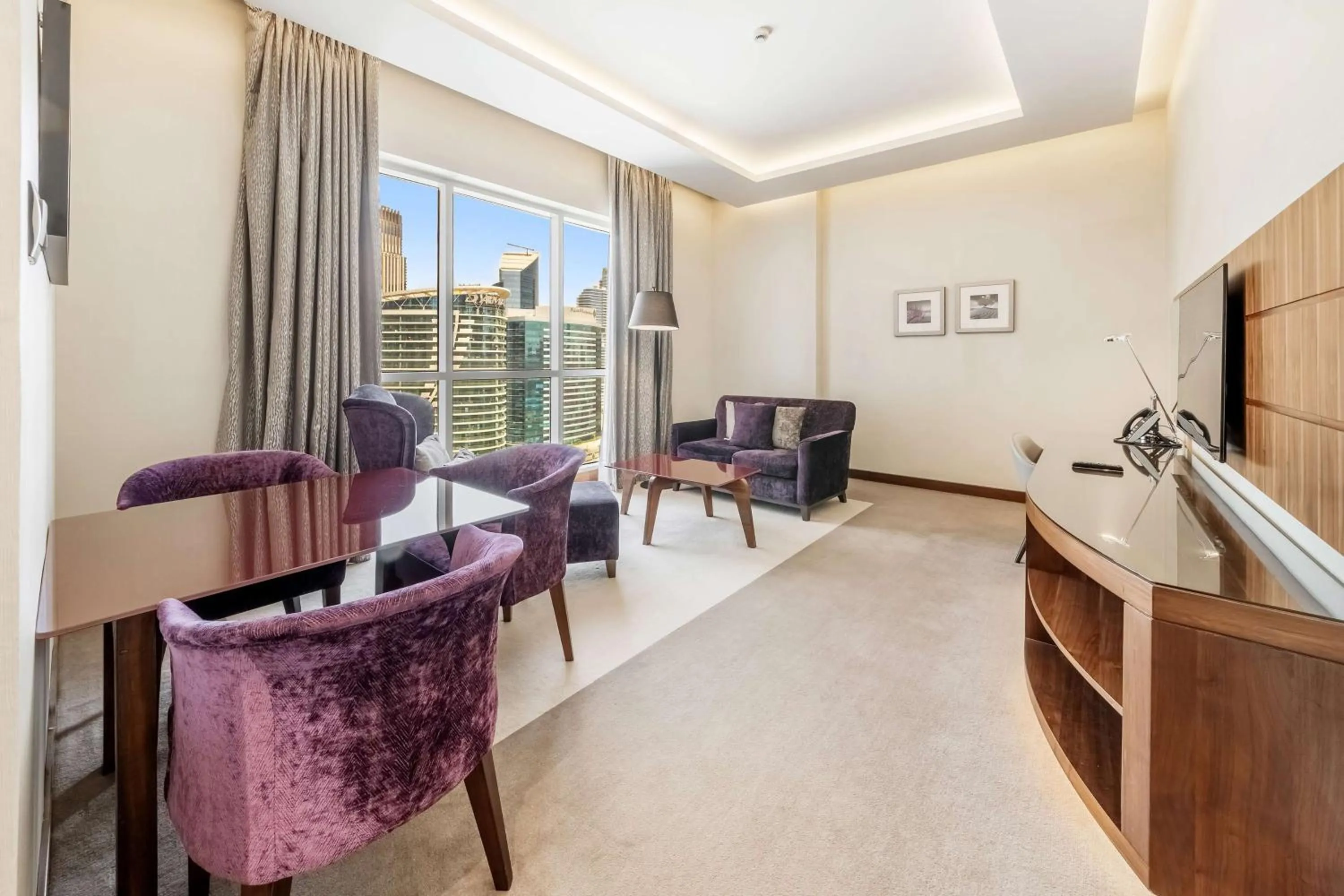 Photo of the whole room in Radisson Blu Hotel, Dubai Waterfront