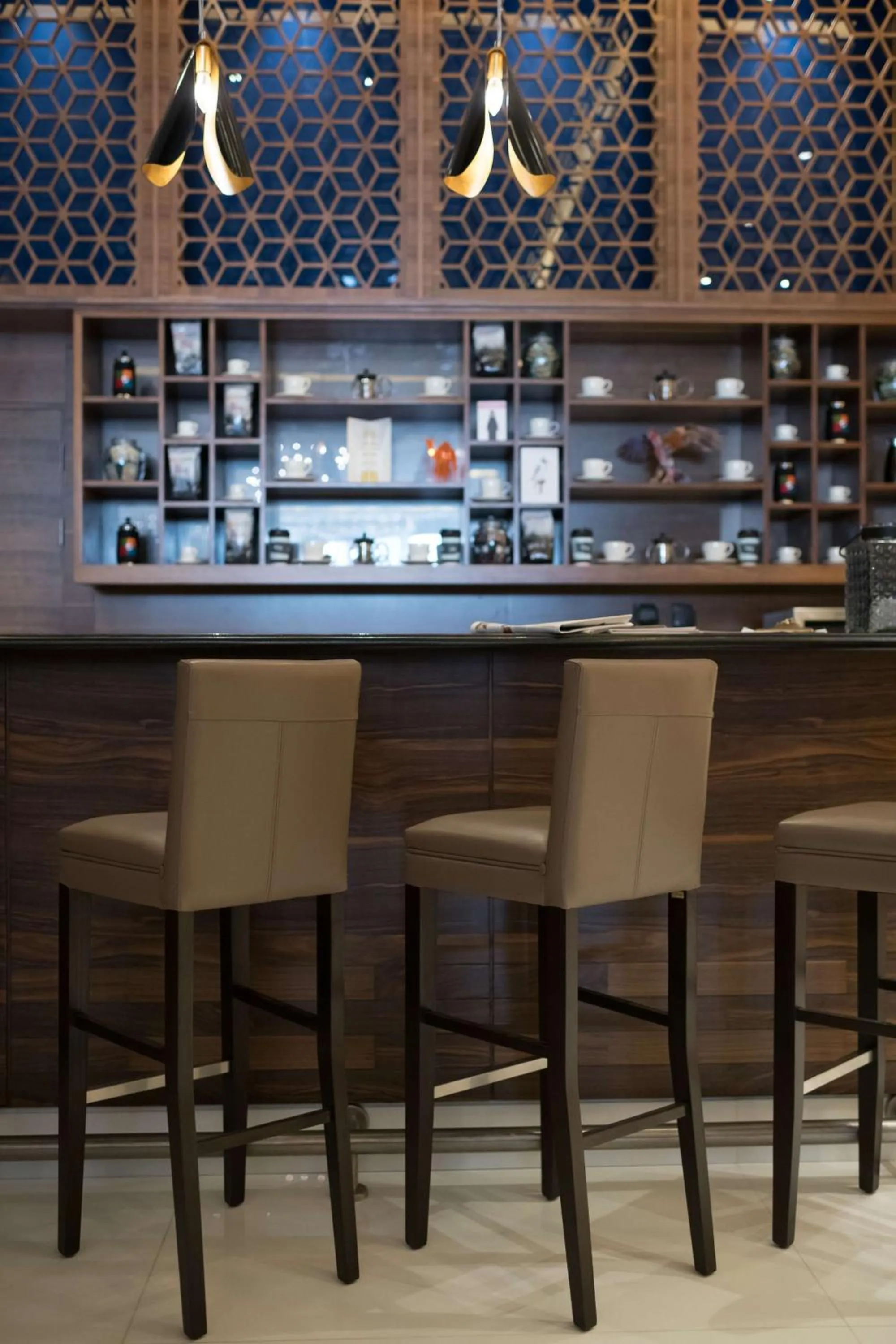 Lounge or bar in Radisson Blu Hotel, Dubai Waterfront