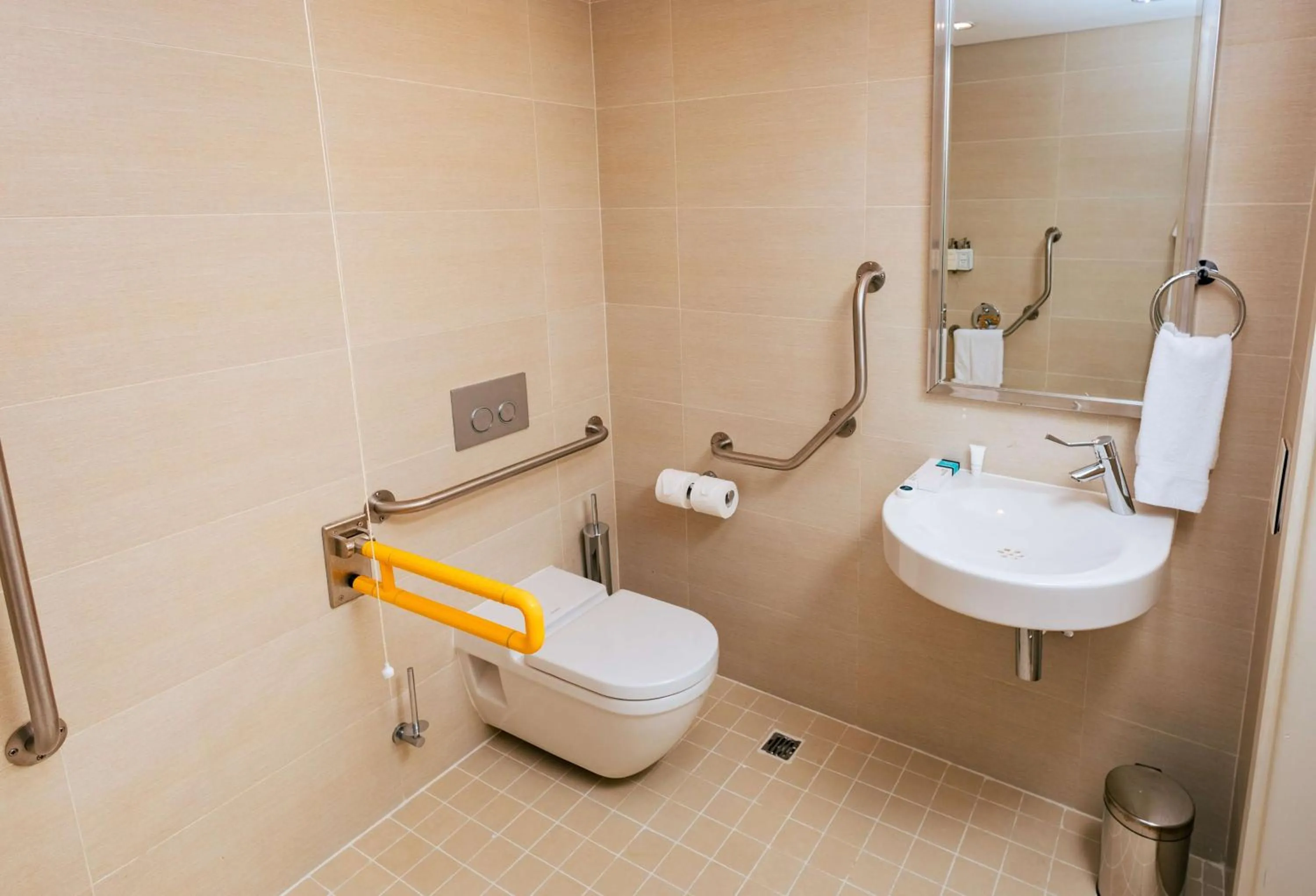 Bathroom in Park Inn by Radisson, Kigali