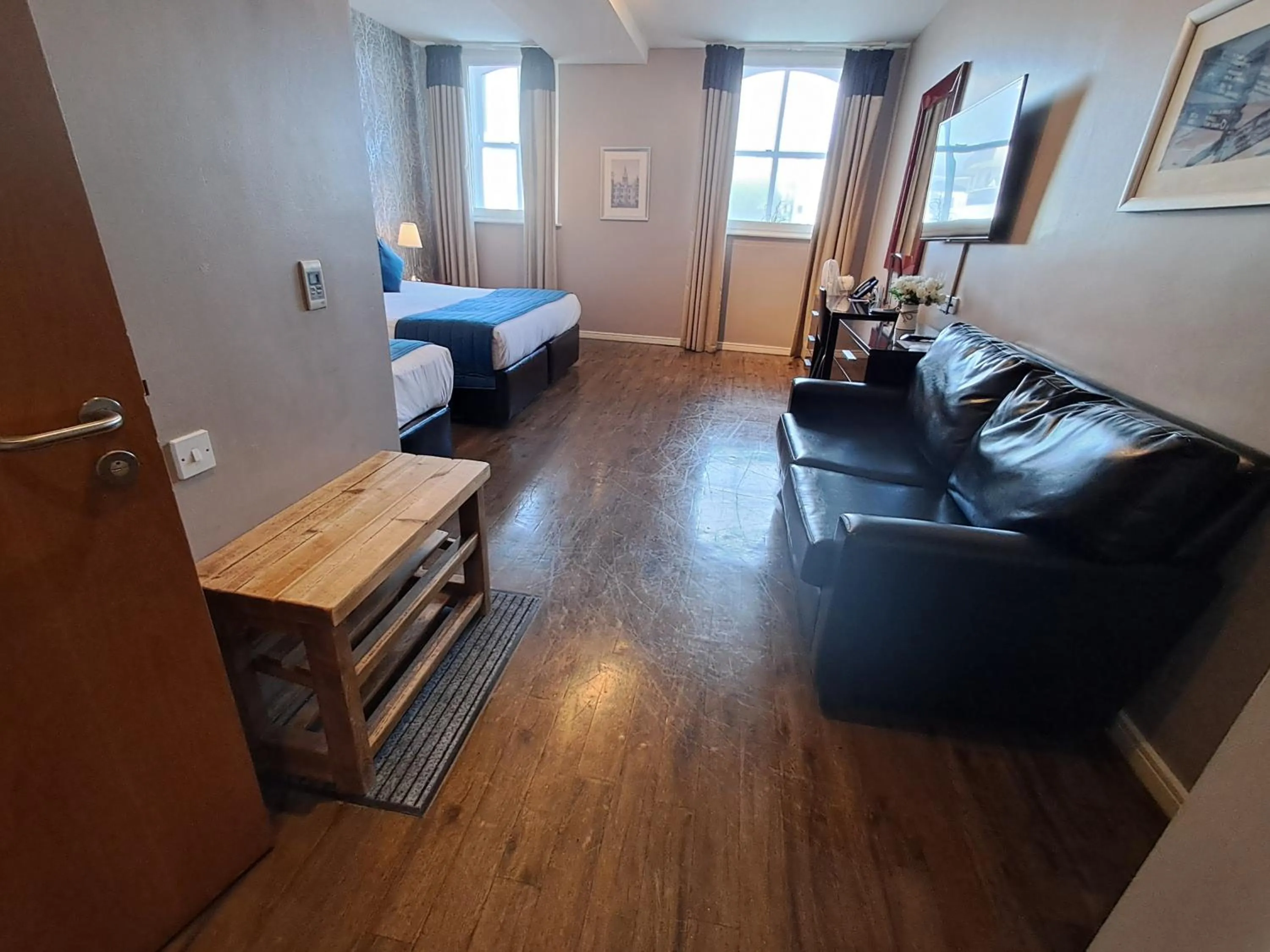 Bedroom, Bed in The Royal Hotel Cardiff