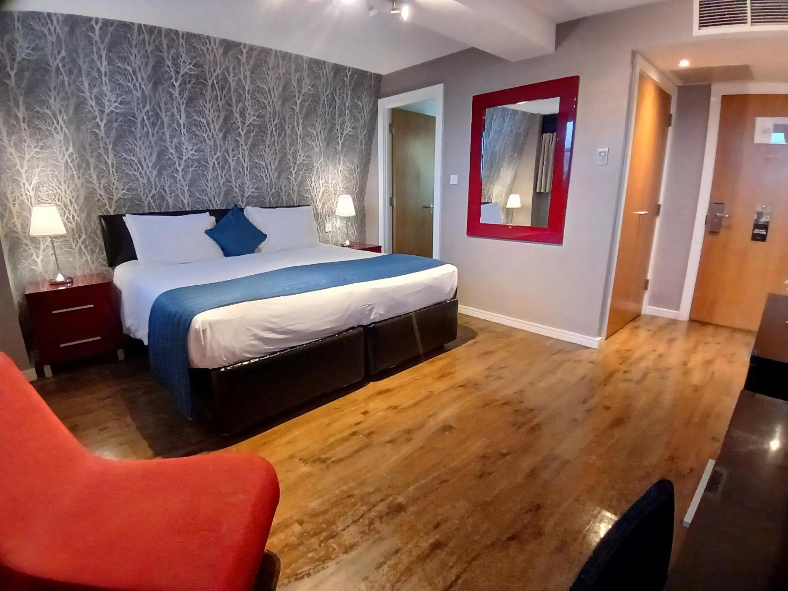 Bedroom, Bed in The Royal Hotel Cardiff