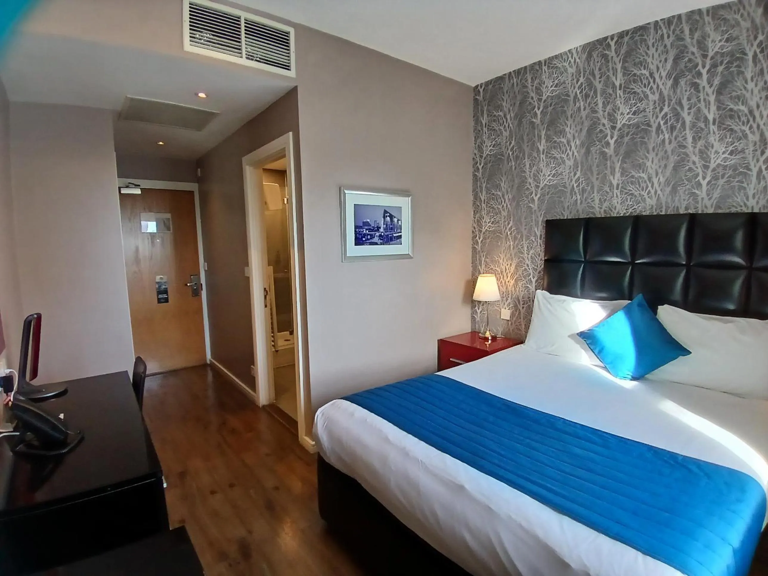 Bedroom, Bed in The Royal Hotel Cardiff