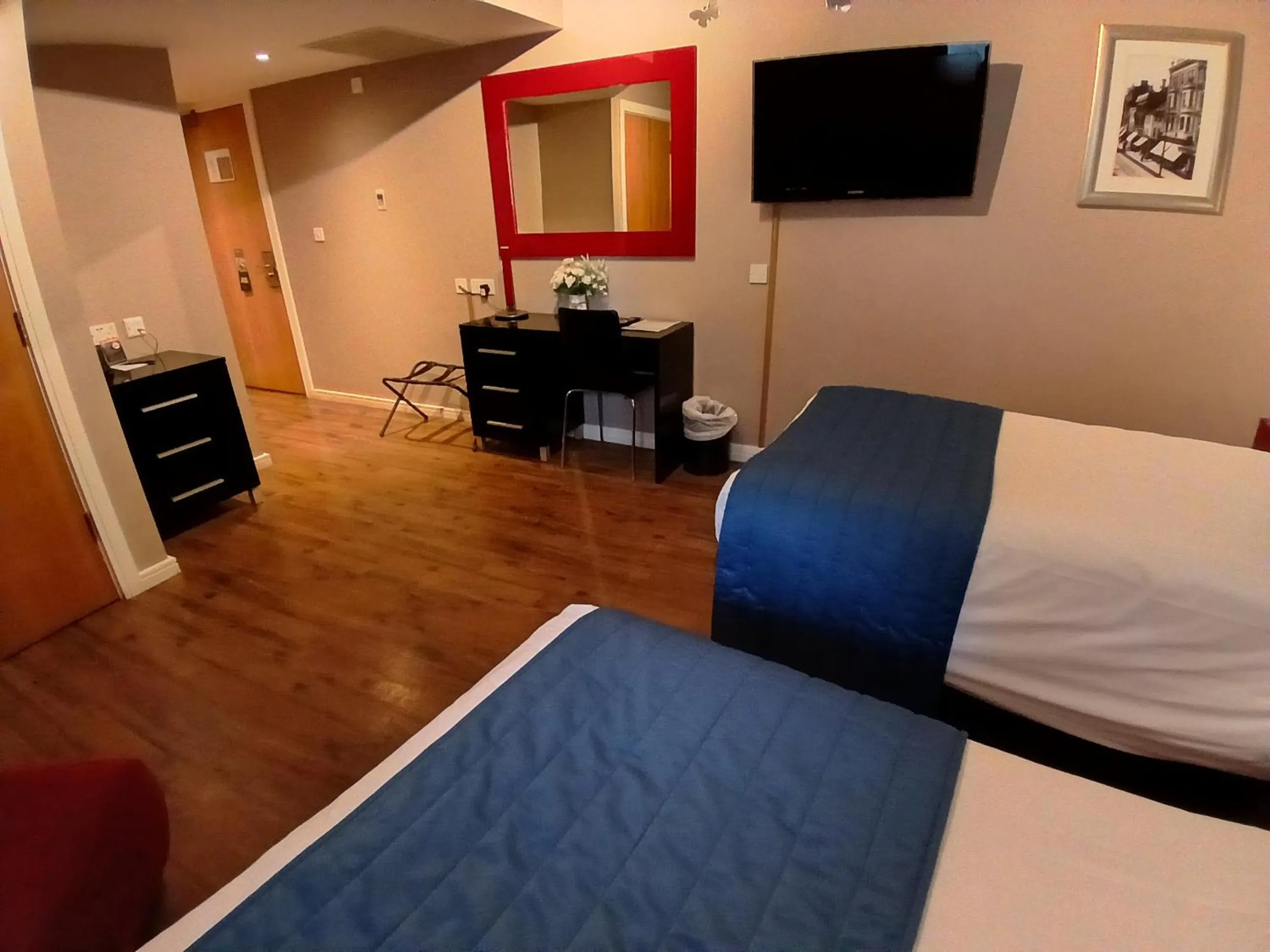 Bedroom, Bed in The Royal Hotel Cardiff