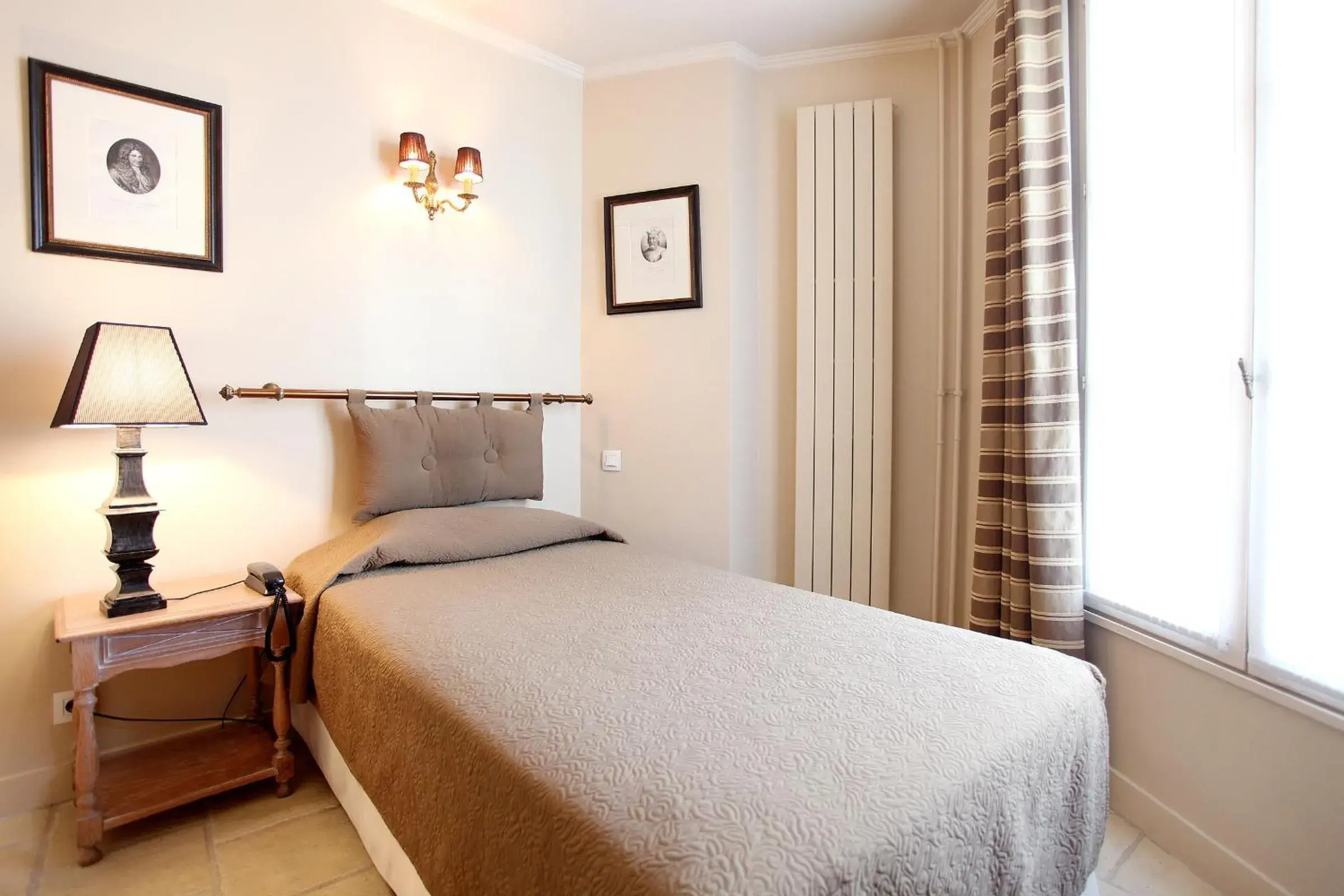 Standard Single Room in Hotel Albe Bastille Standard Single Room in Hotel Albe Bastille
