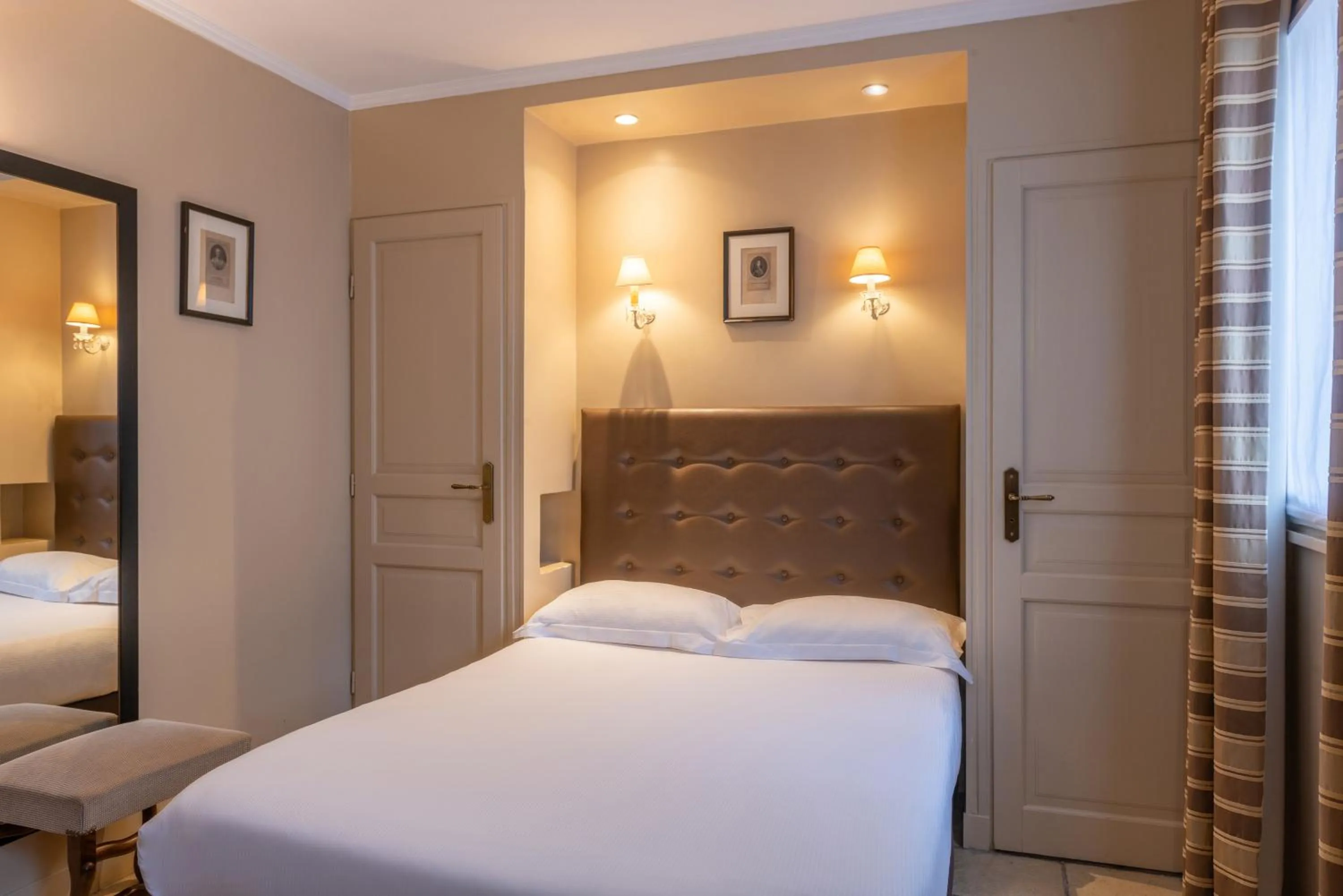 Bed in Hotel Albe Bastille