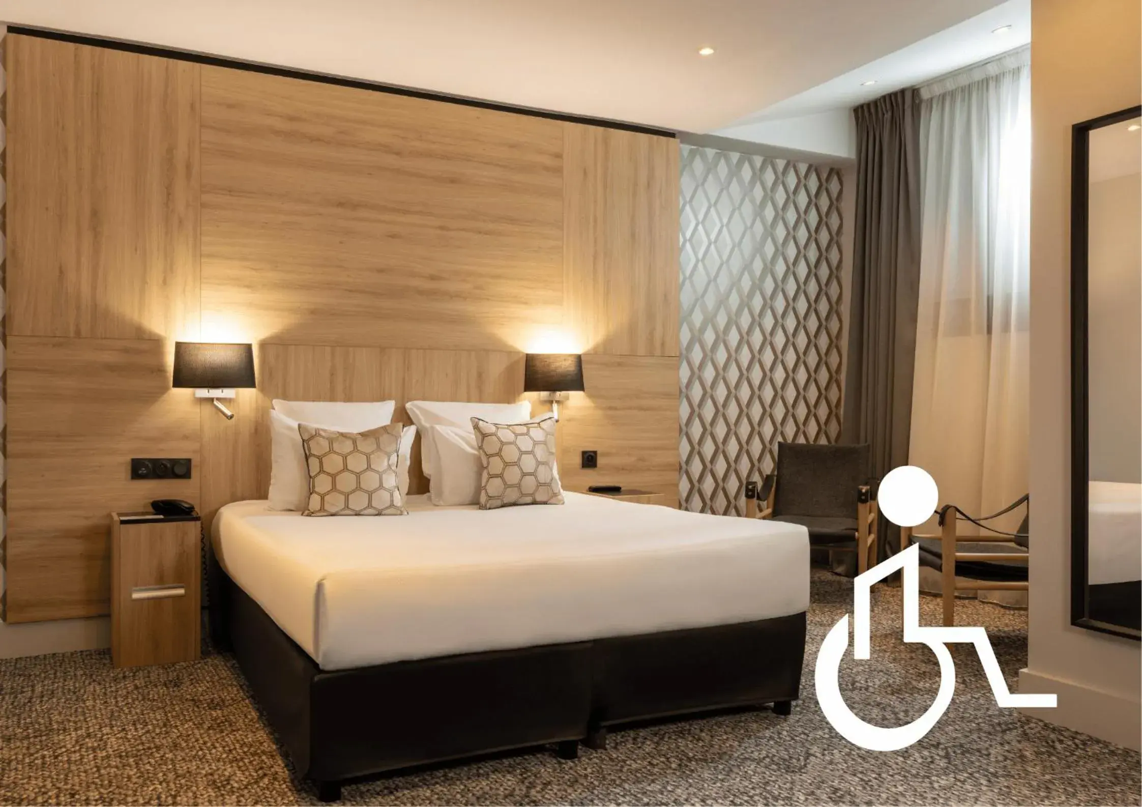 King Room - Disability Access in Paris Bastille King Room - Disability Access in Paris Bastille