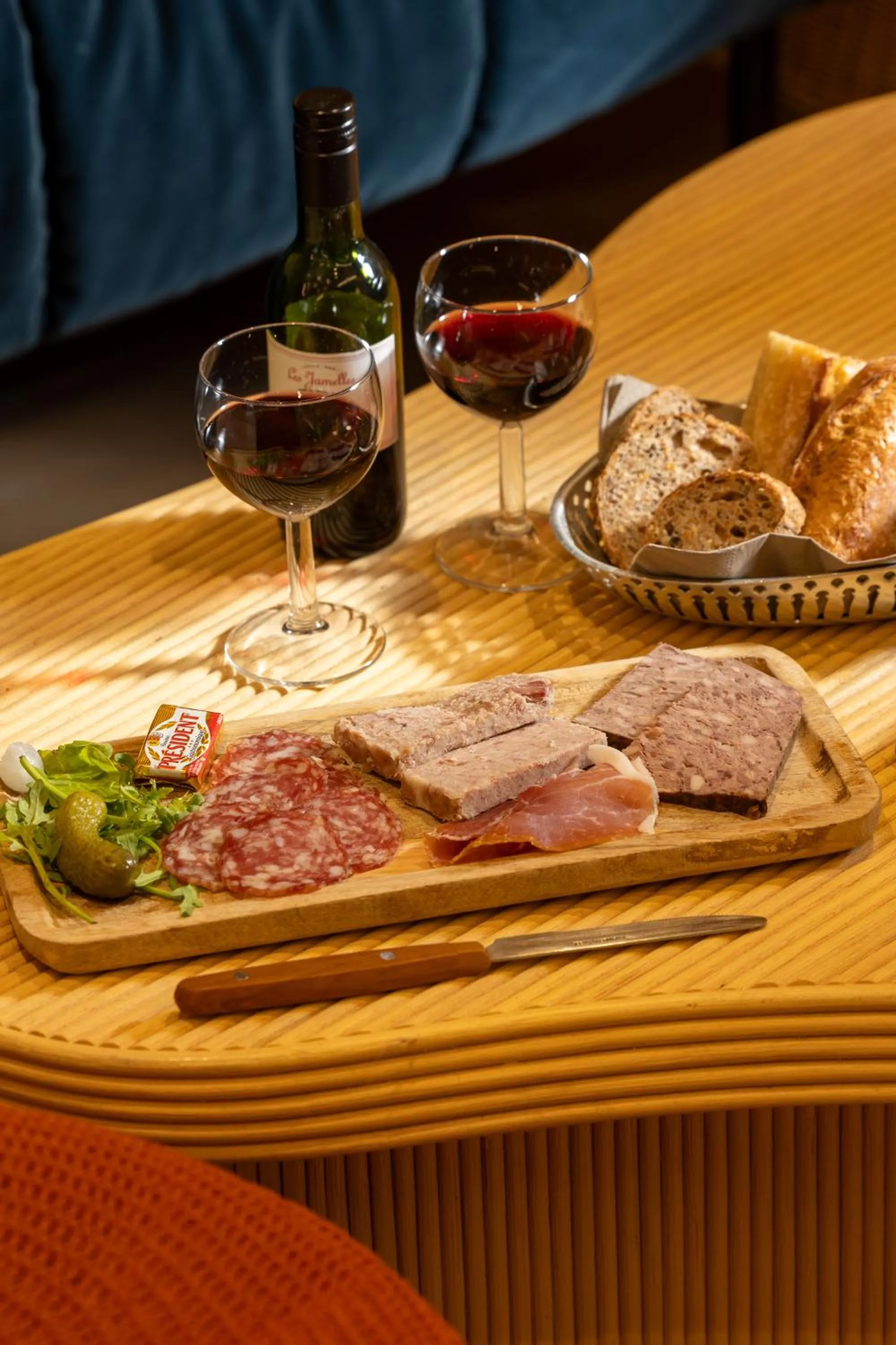 Lounge or bar in Paris Bastille